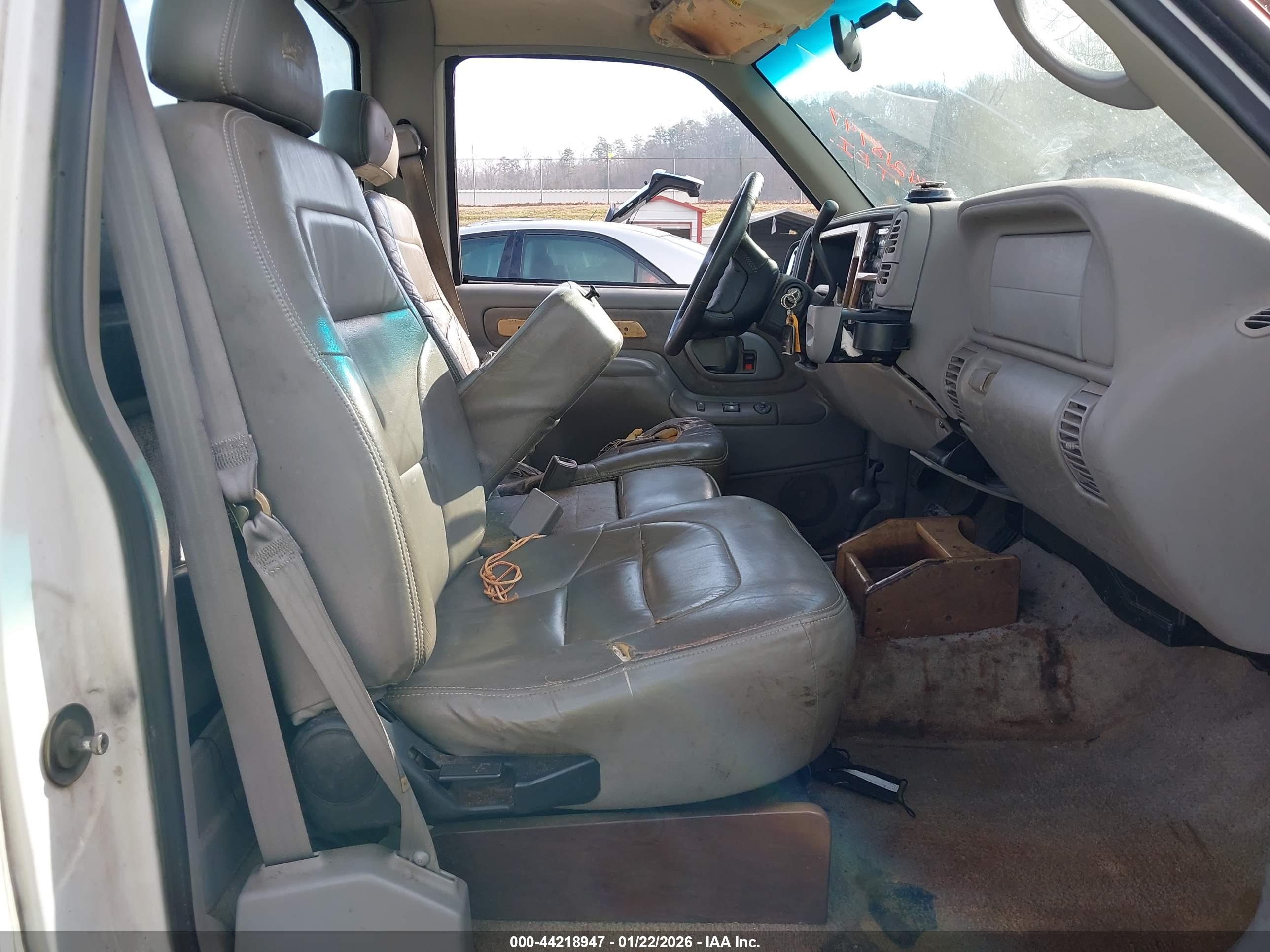 CHEVROLET K1500 image 8