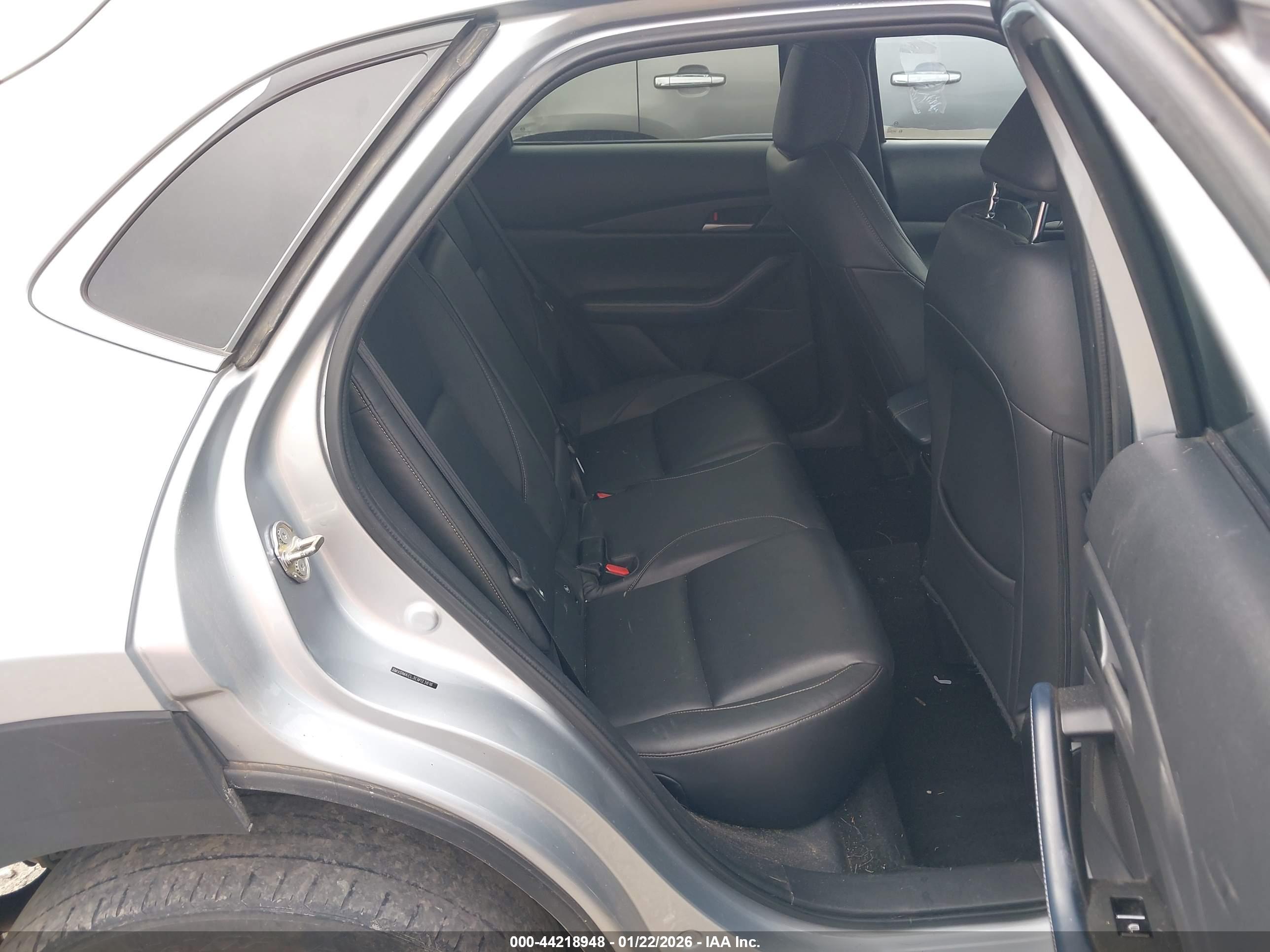 MAZDA CX-30 image 8