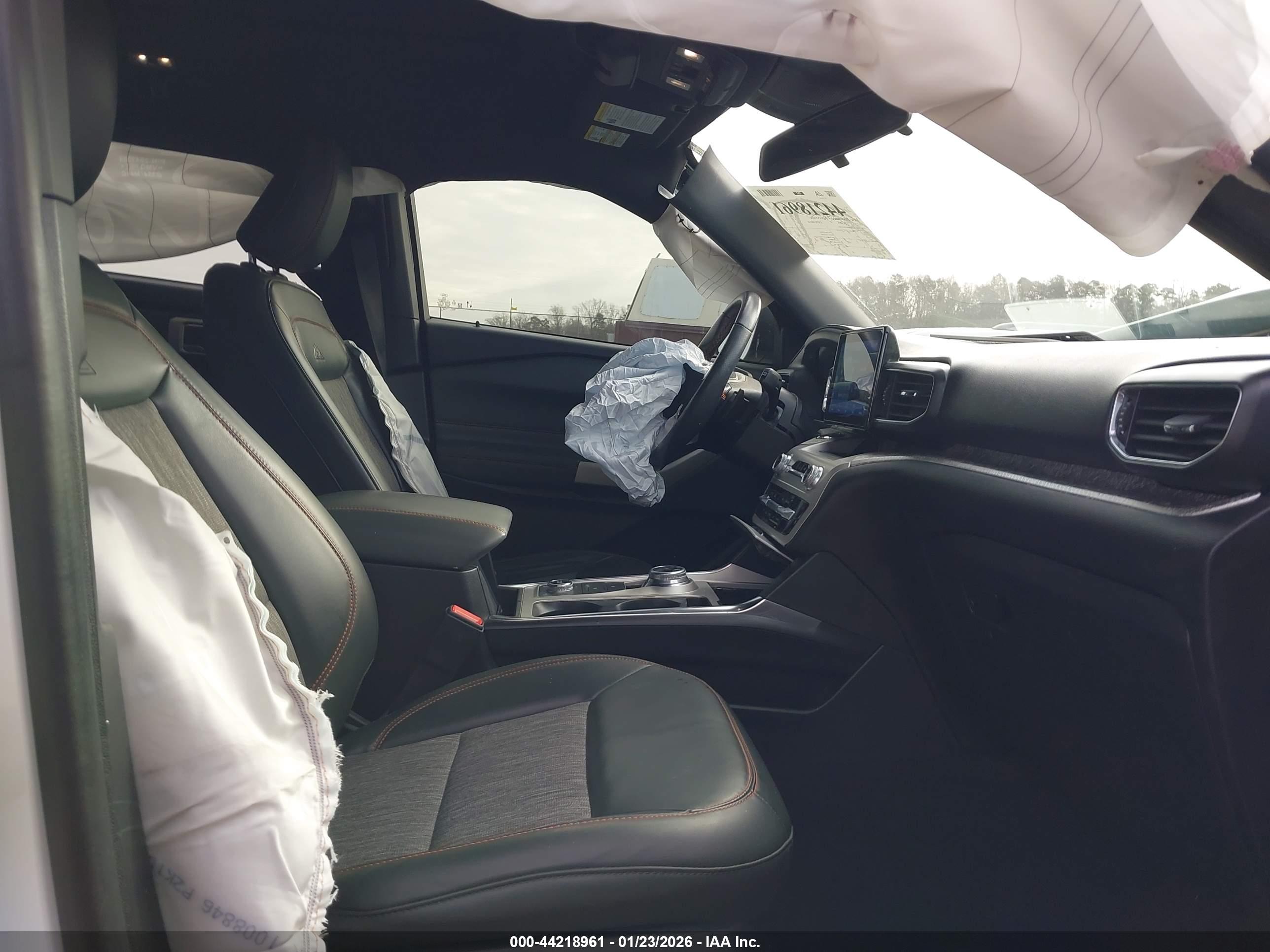 FORD EXPLORER image 5