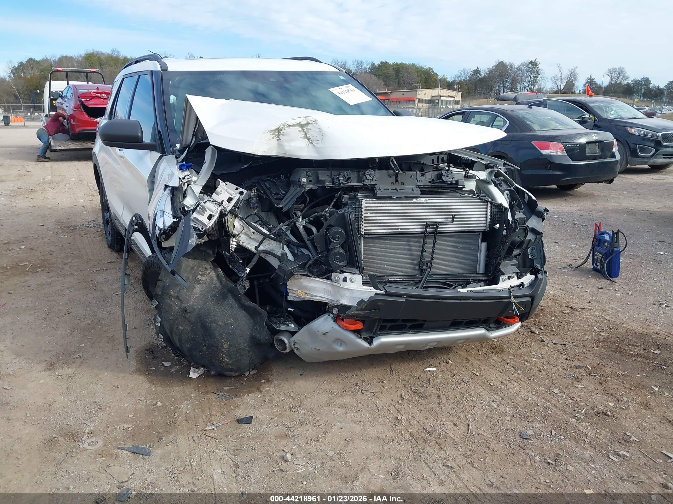 FORD EXPLORER image 6