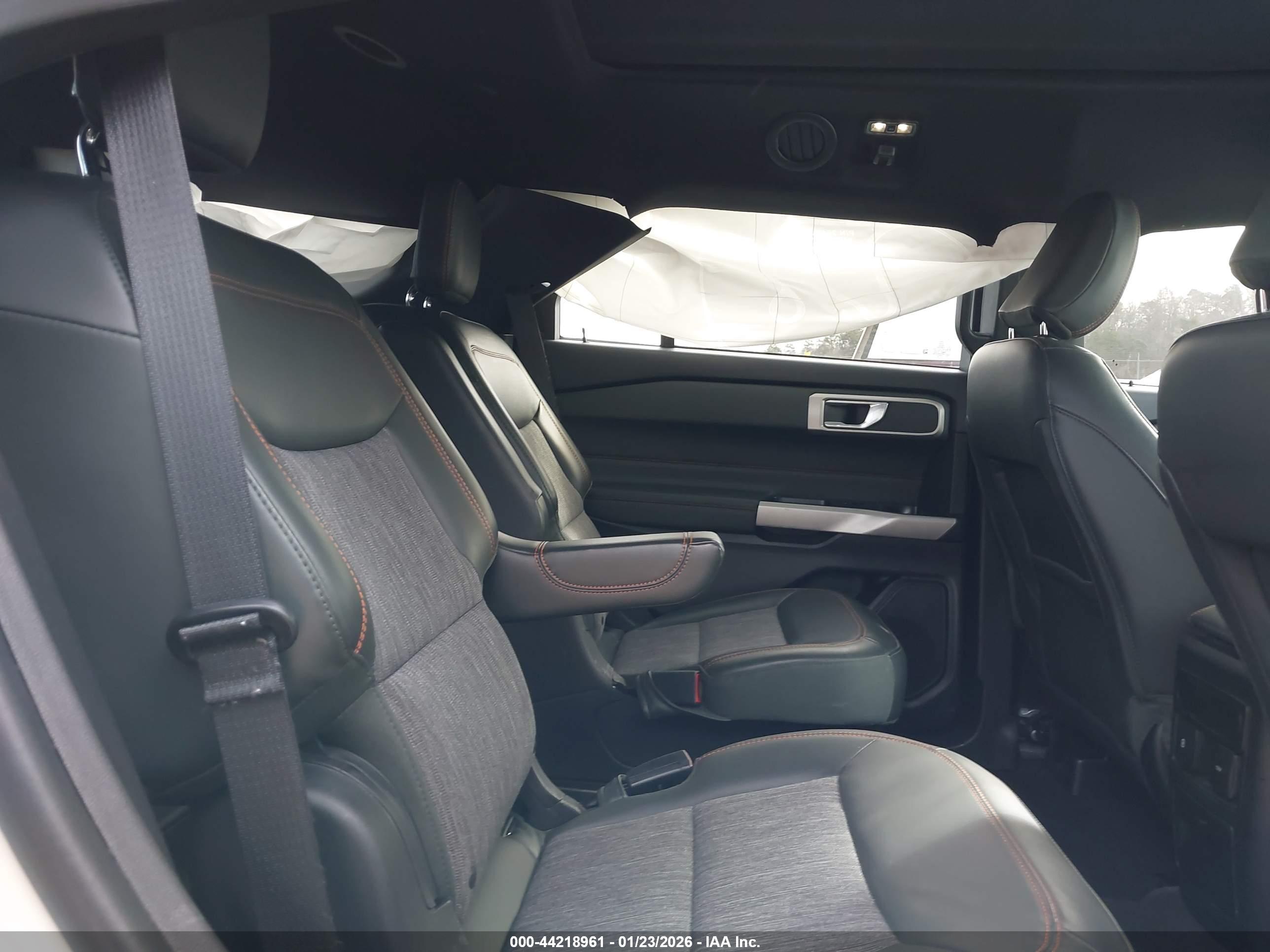 FORD EXPLORER image 8