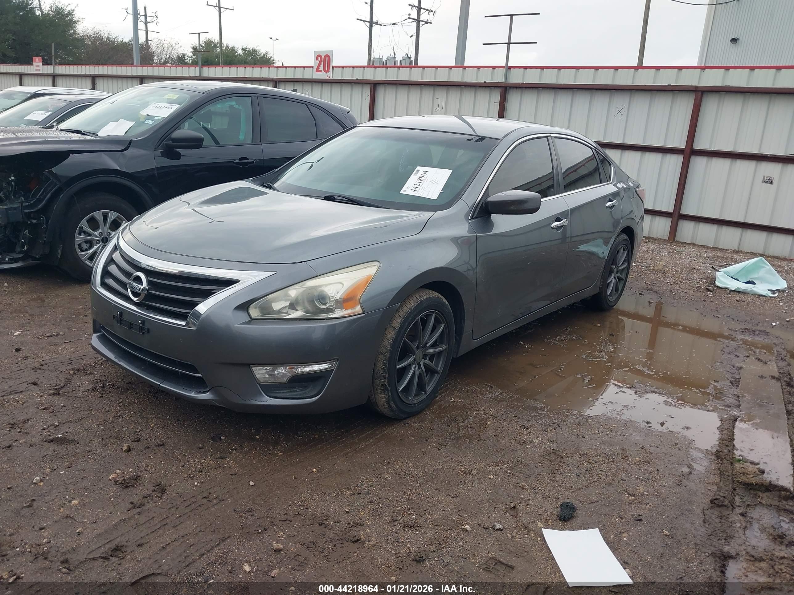 NISSAN ALTIMA image 2