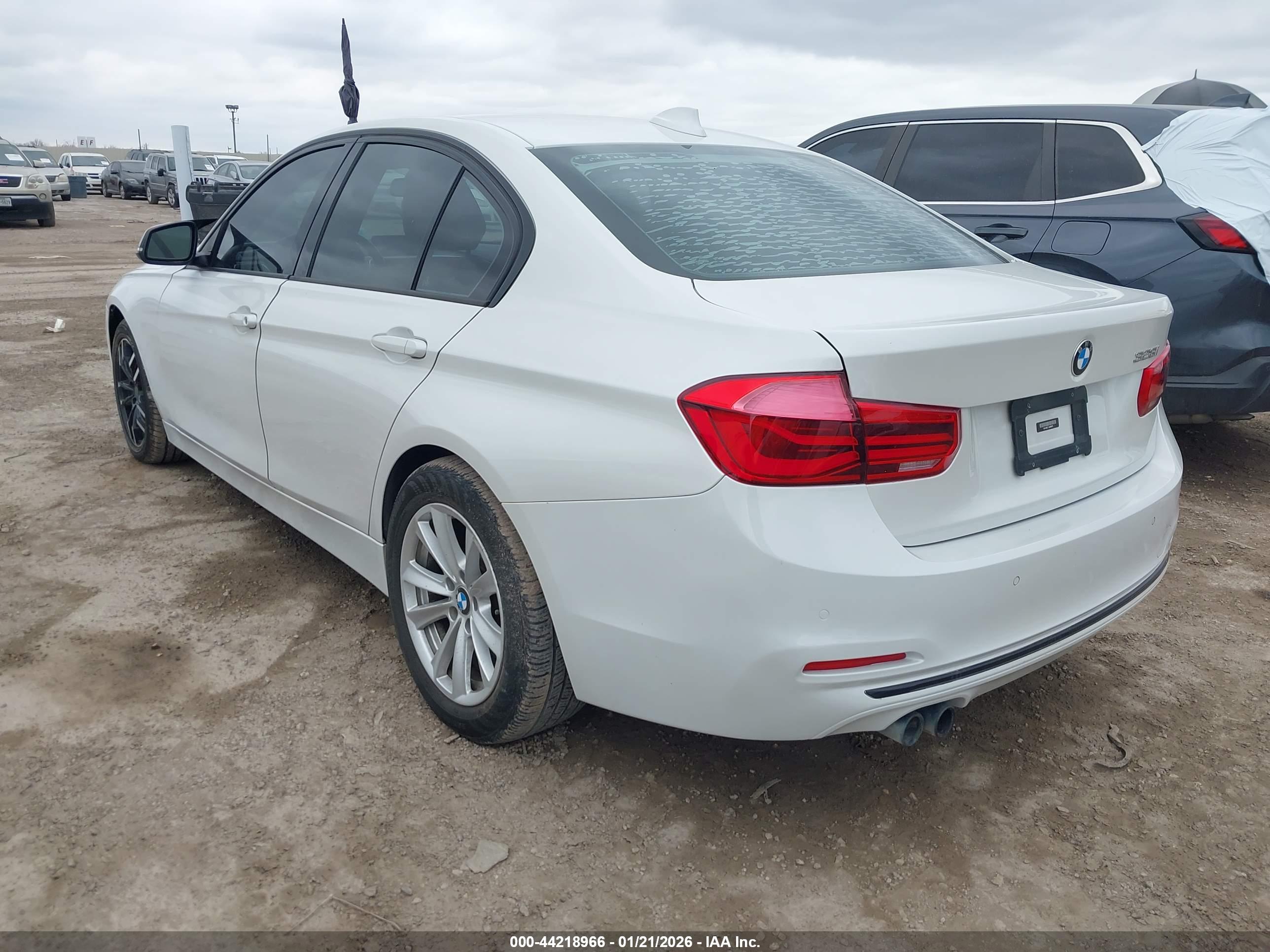 BMW 328I image 3
