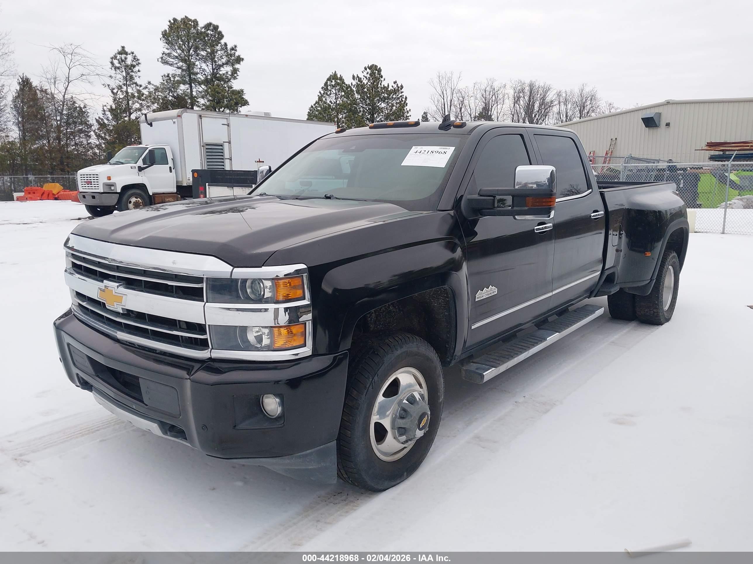 CHEVROLET SILVERADO image 2