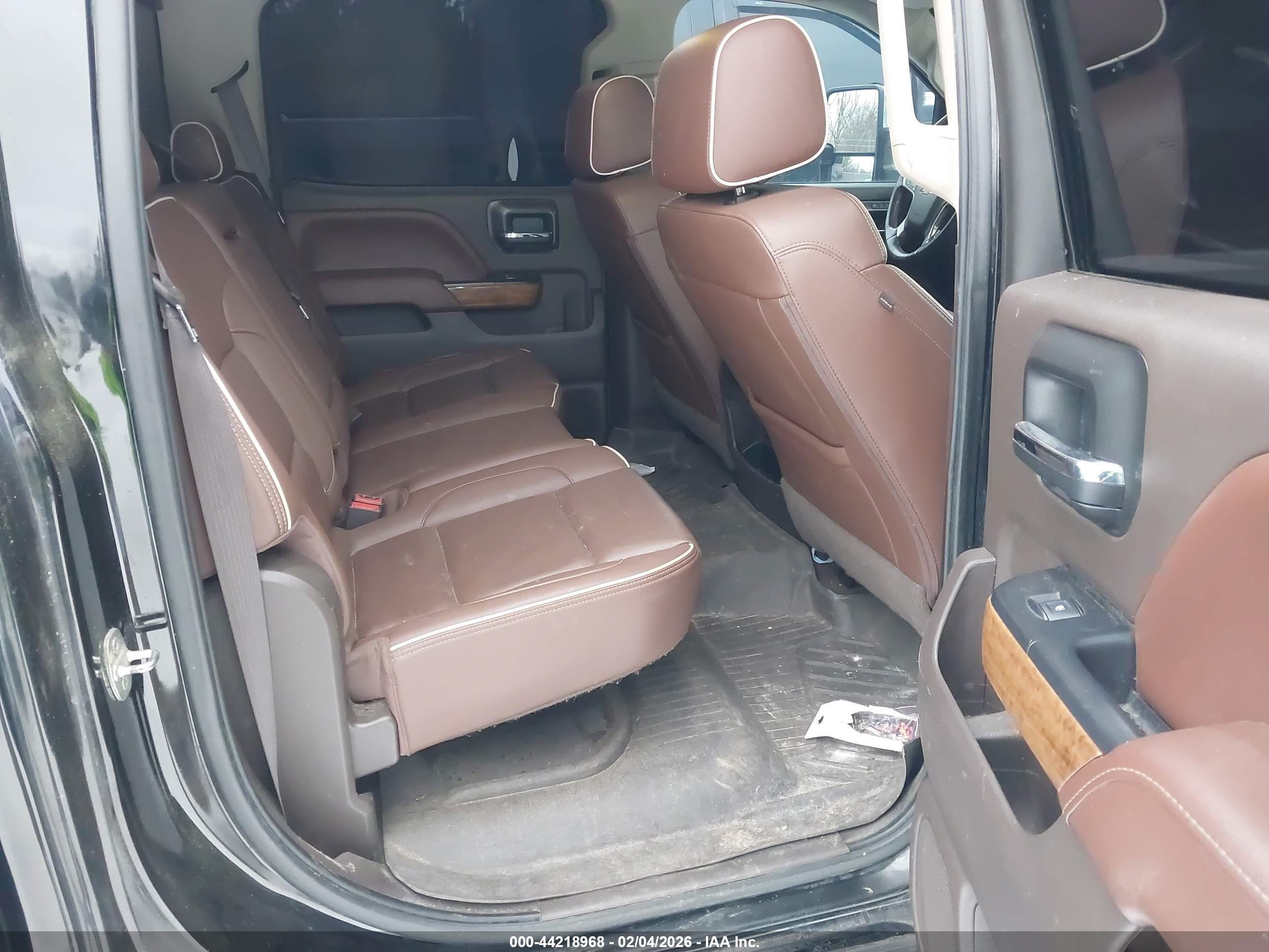 CHEVROLET SILVERADO image 7