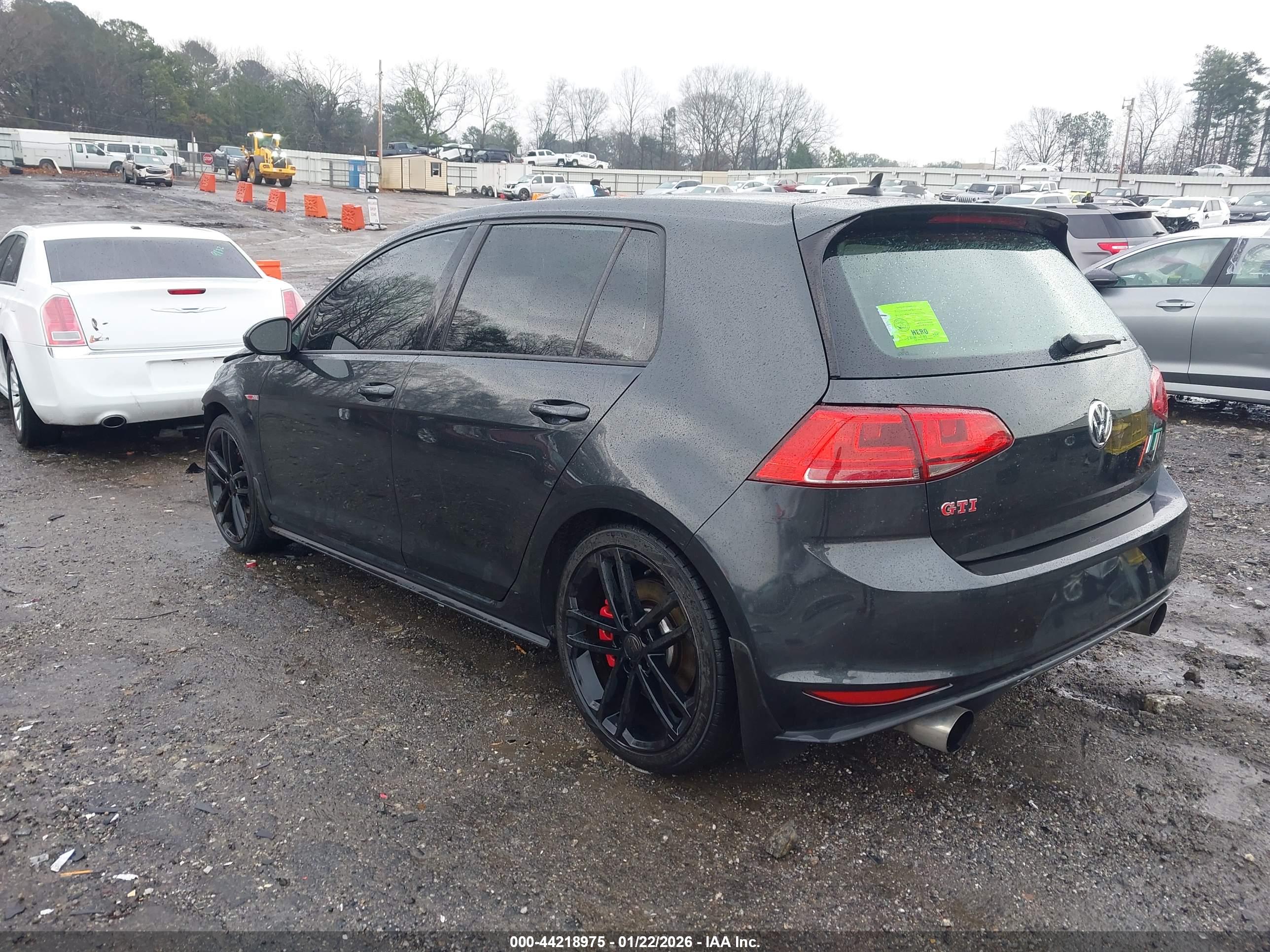 VOLKSWAGEN GOLF image 3
