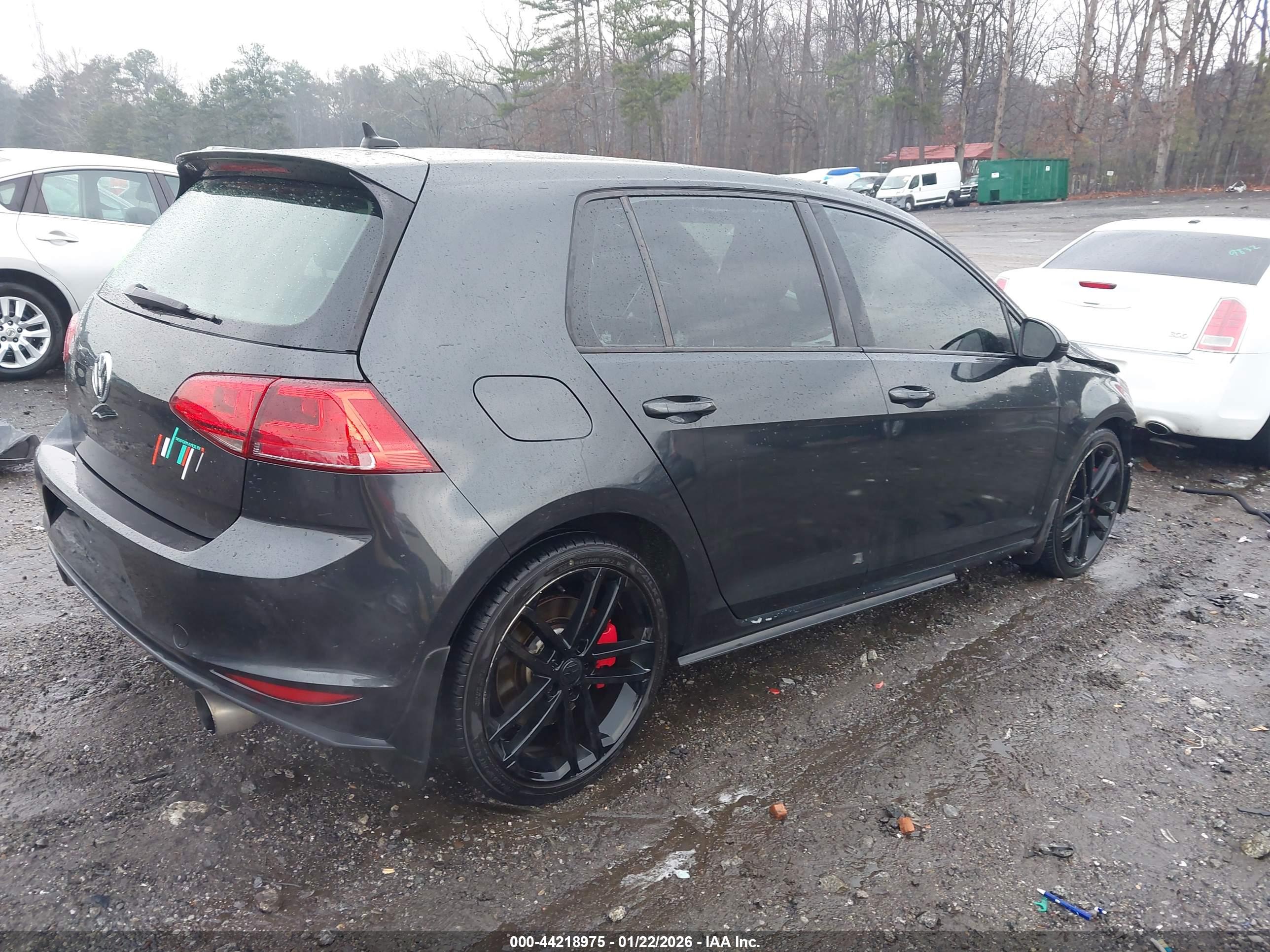 VOLKSWAGEN GOLF image 4