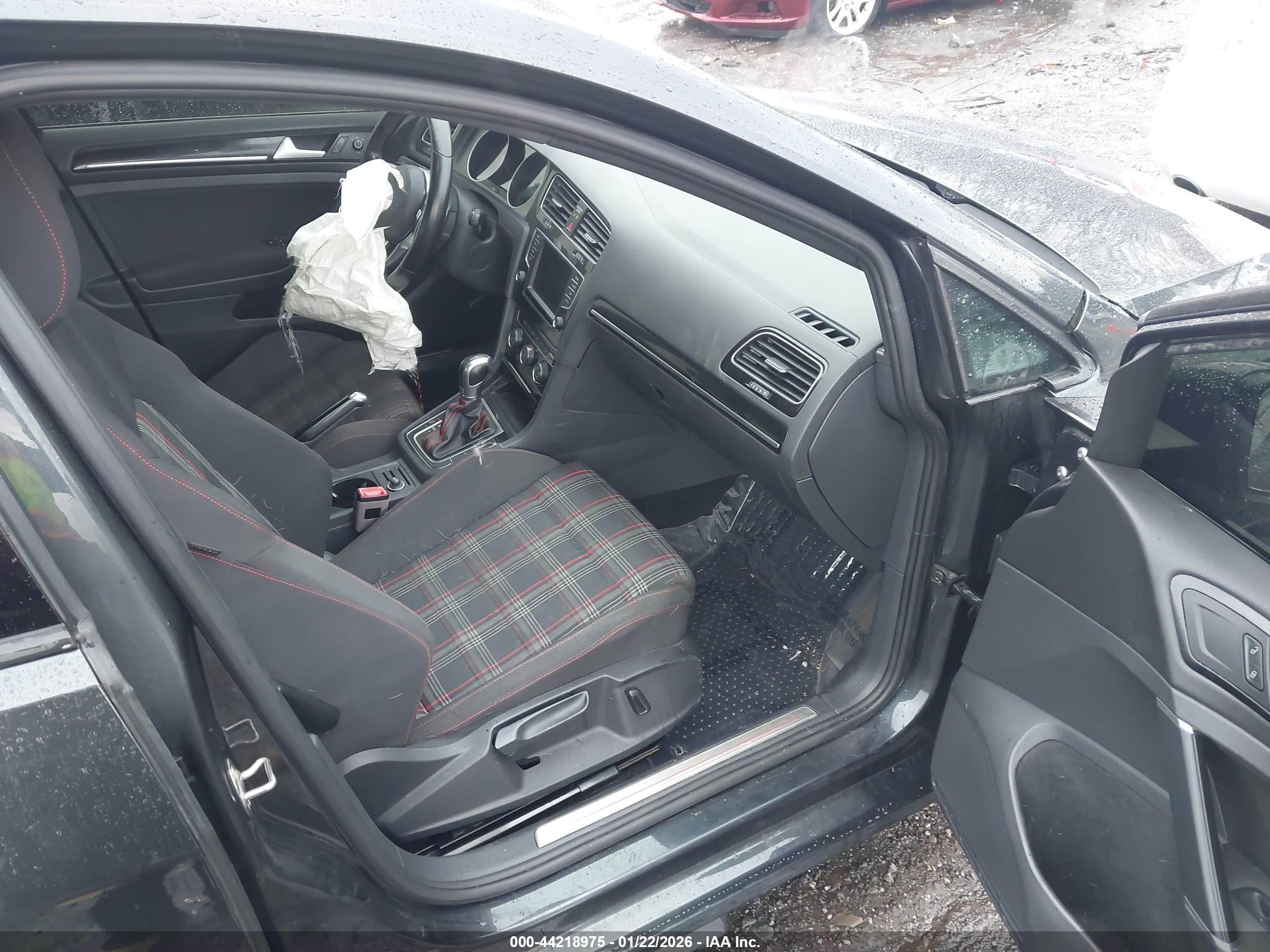 VOLKSWAGEN GOLF image 5