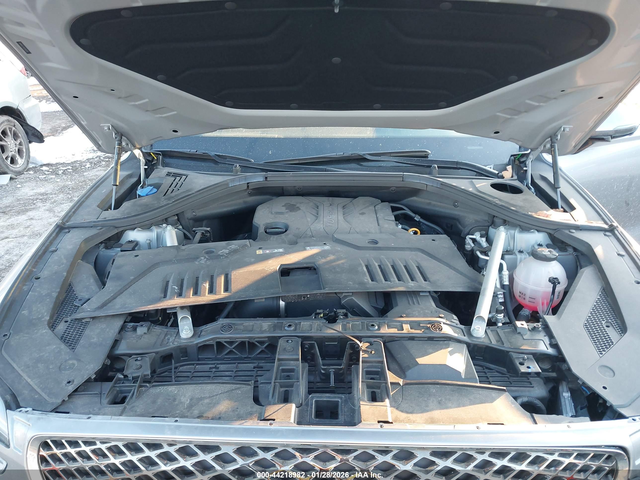GENESIS GV70 image 10