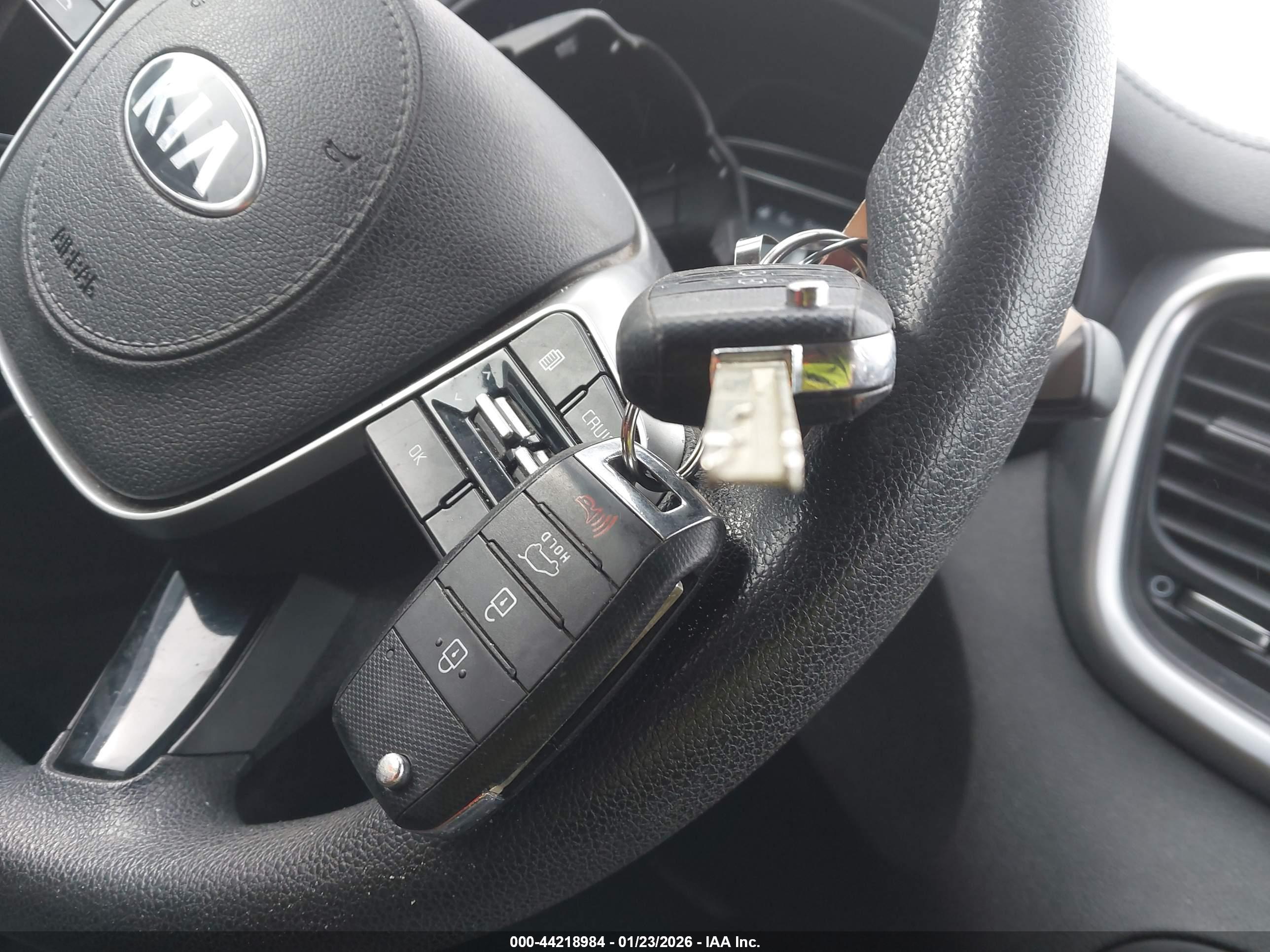 KIA SORENTO image 11