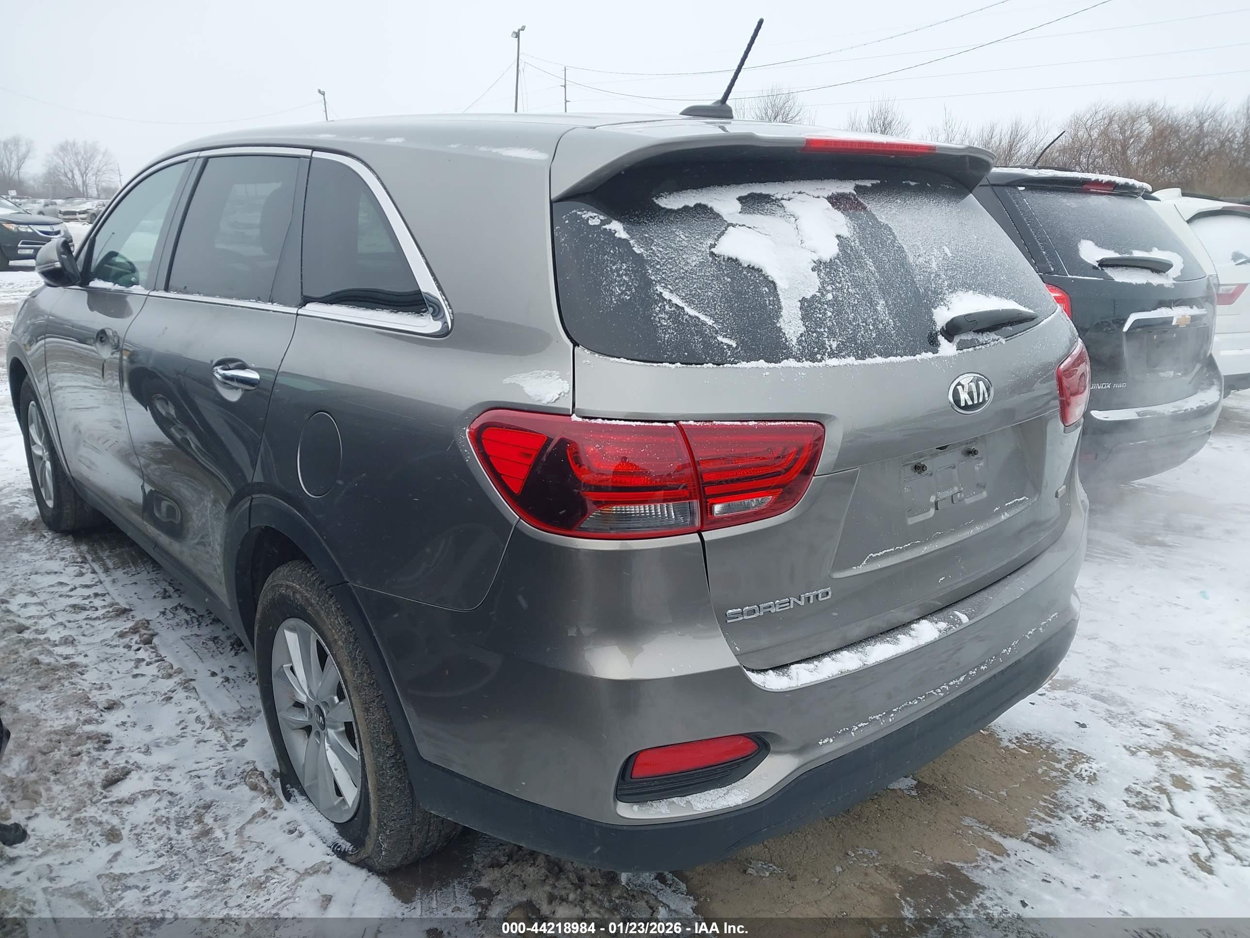 KIA SORENTO image 3