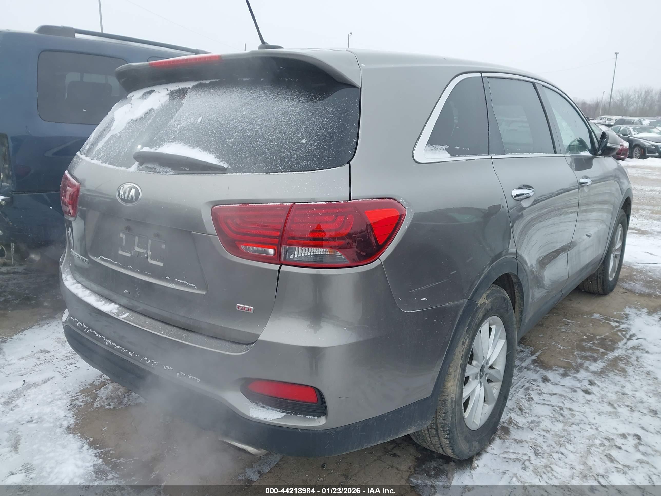 KIA SORENTO image 4