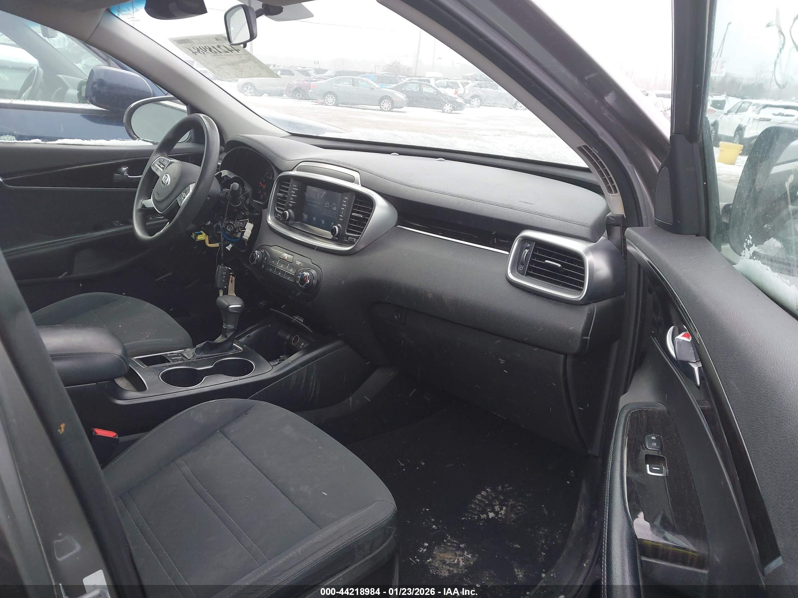 KIA SORENTO image 5
