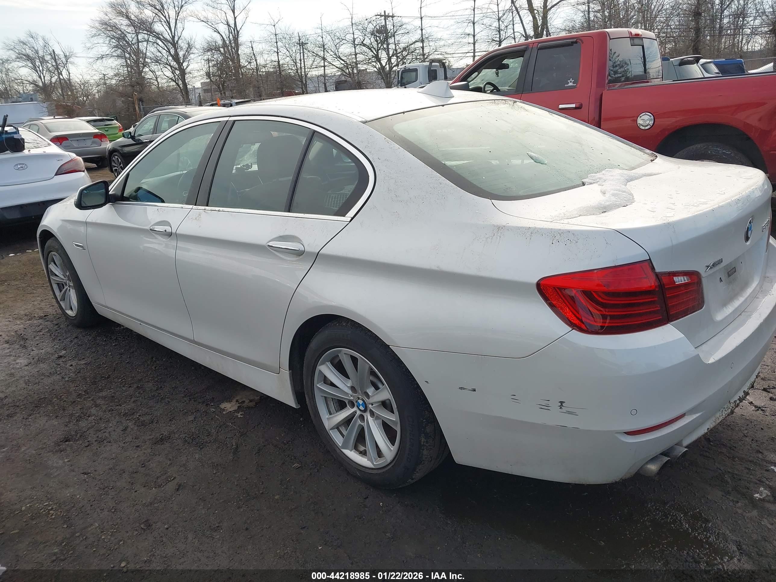 BMW 528I image 3