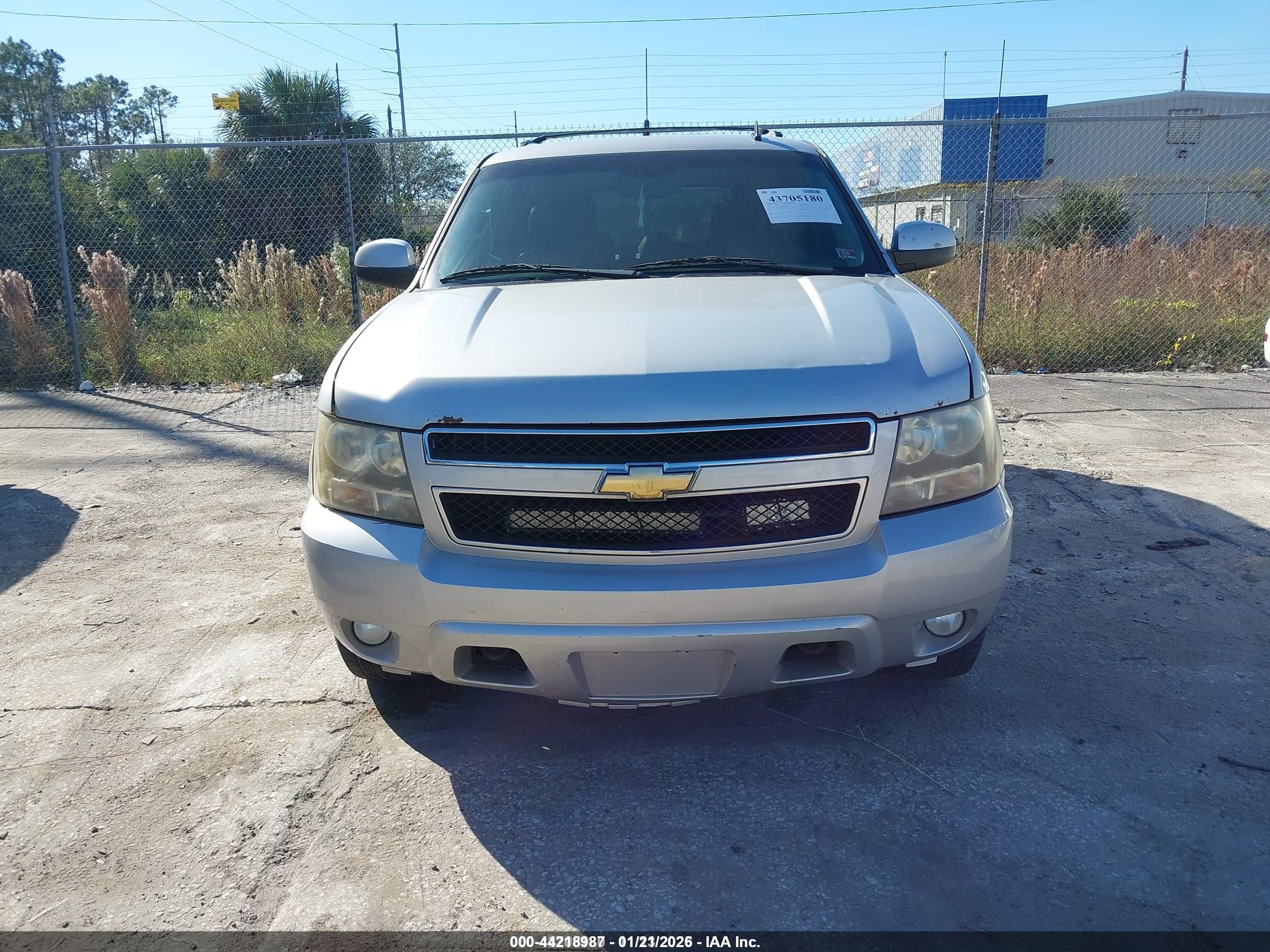 CHEVROLET TAHOE image 6