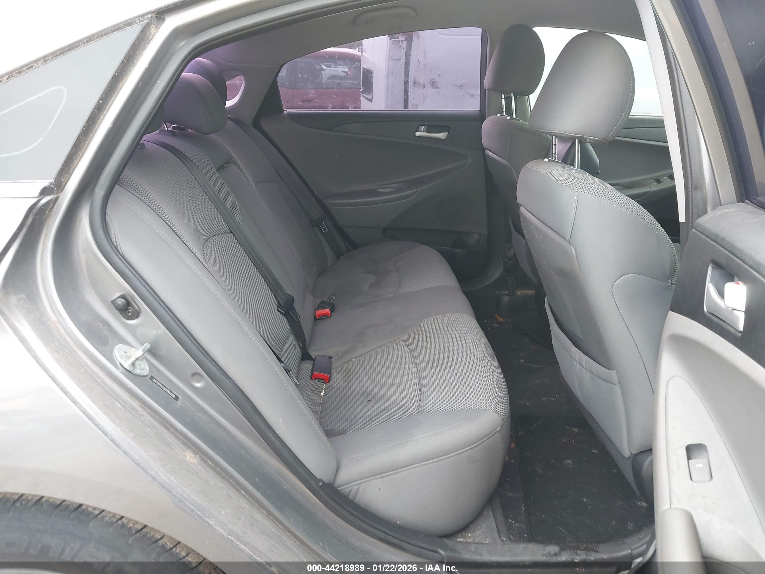 HYUNDAI SONATA image 8
