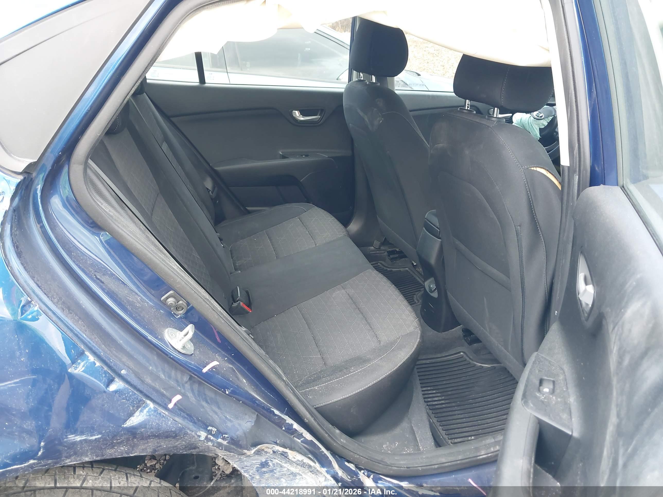 KIA RIO image 8