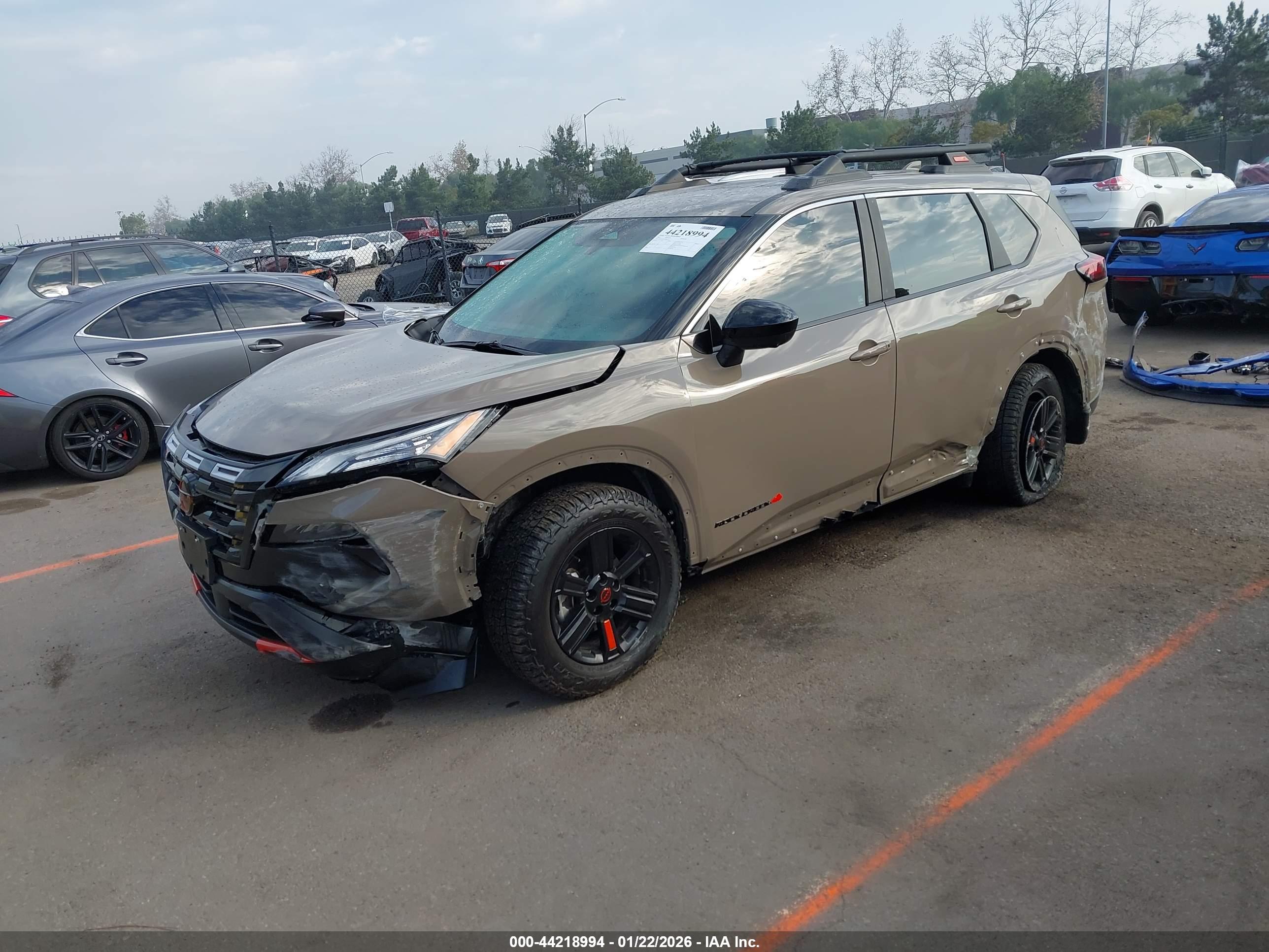 NISSAN ROGUE image 2