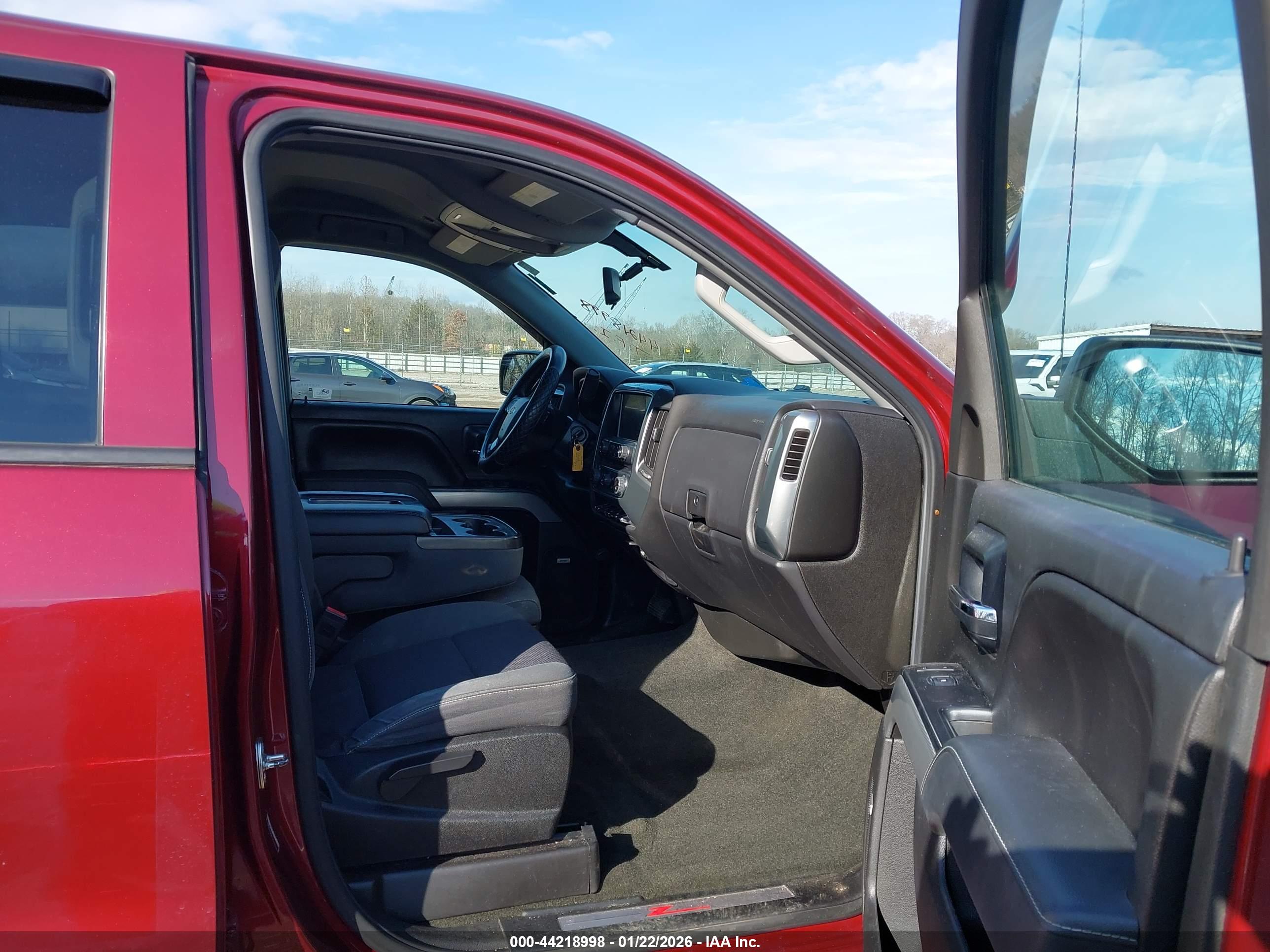 CHEVROLET SILVERADO image 5