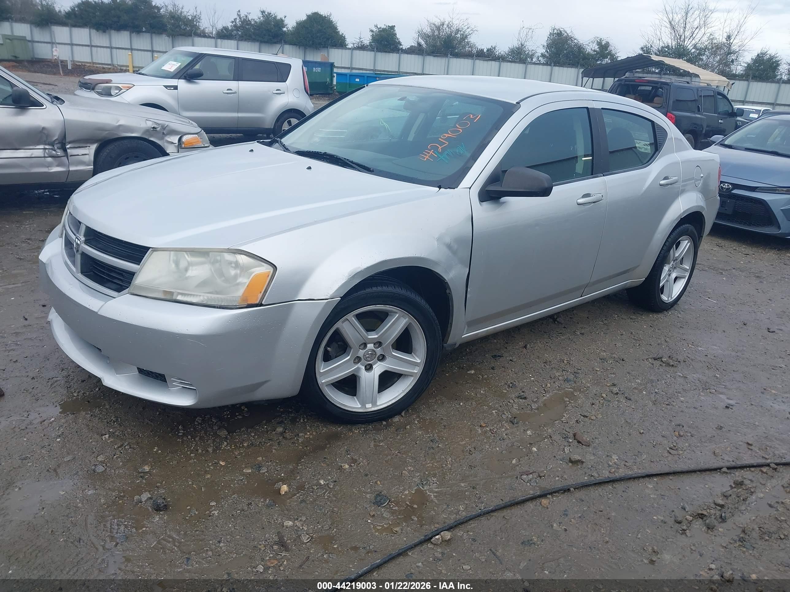 DODGE AVENGER image 2