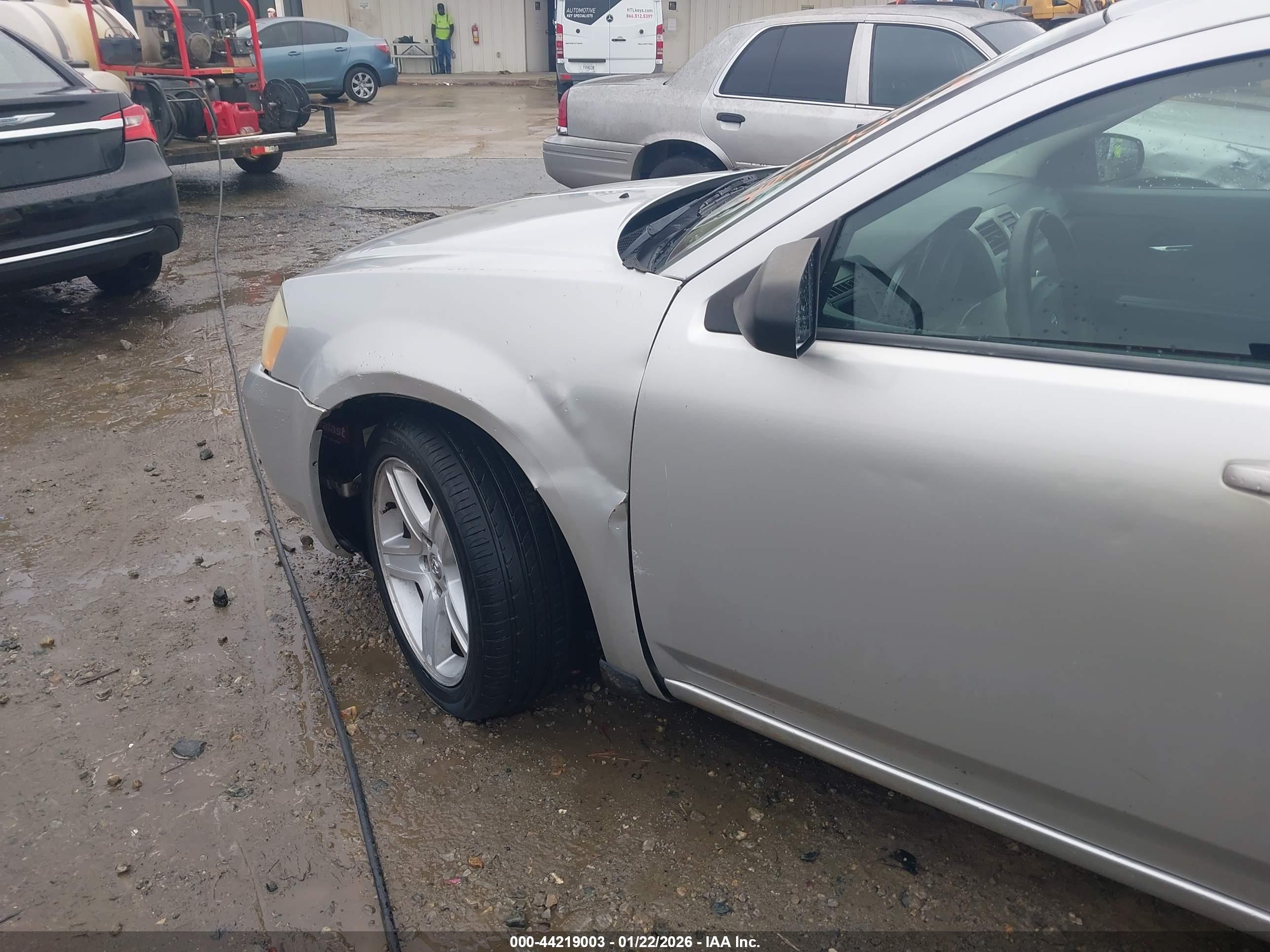DODGE AVENGER image 6