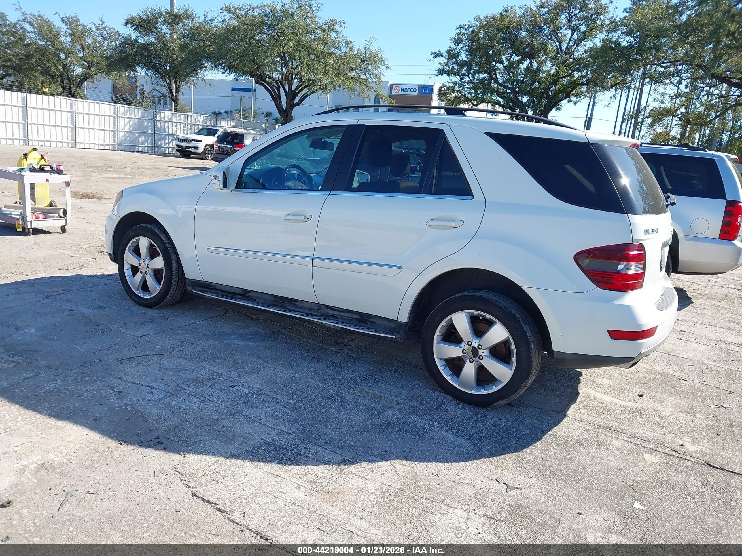 MERCEDES-BENZ ML image 3