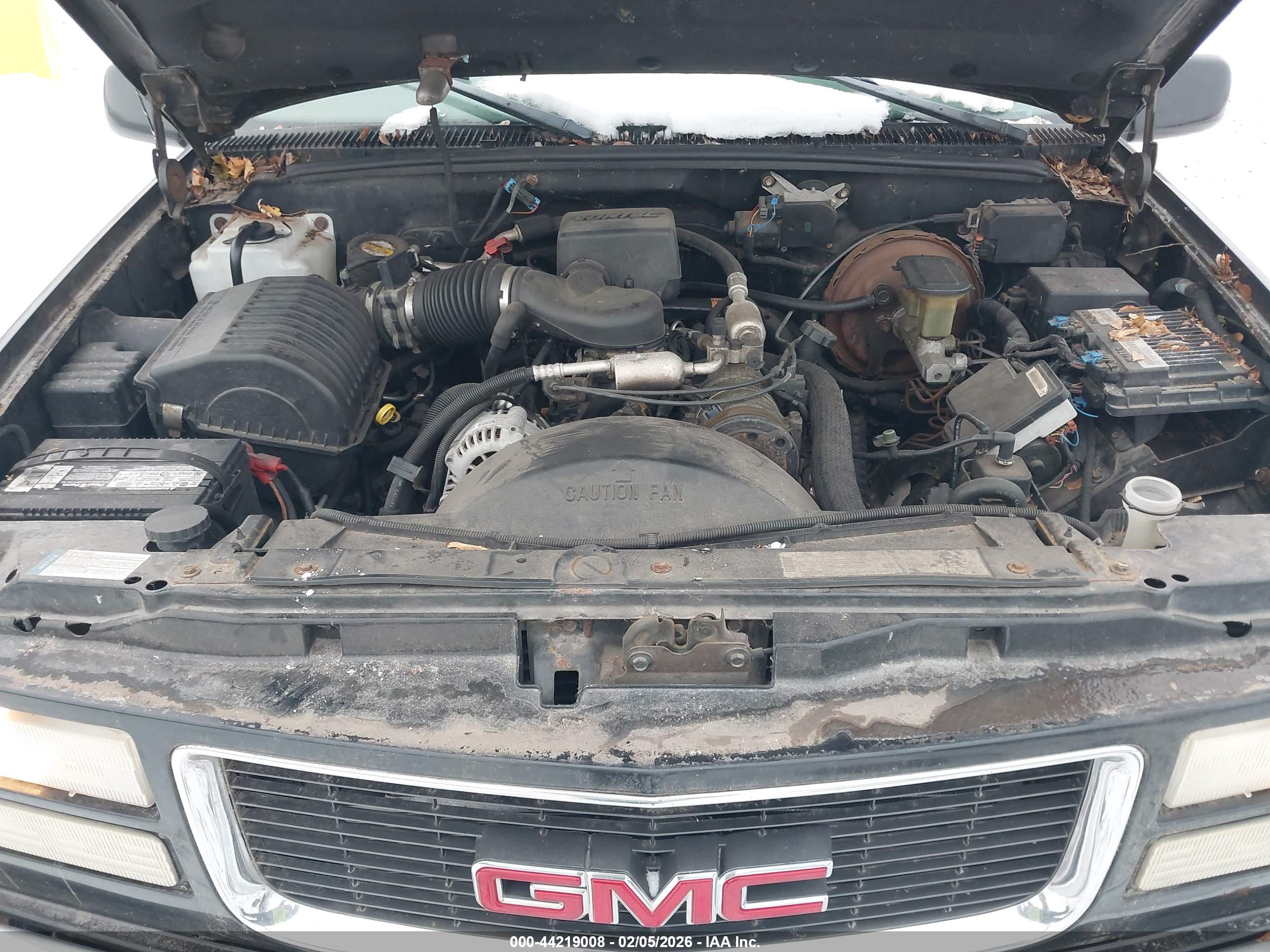 GMC SUBURBAN image 10