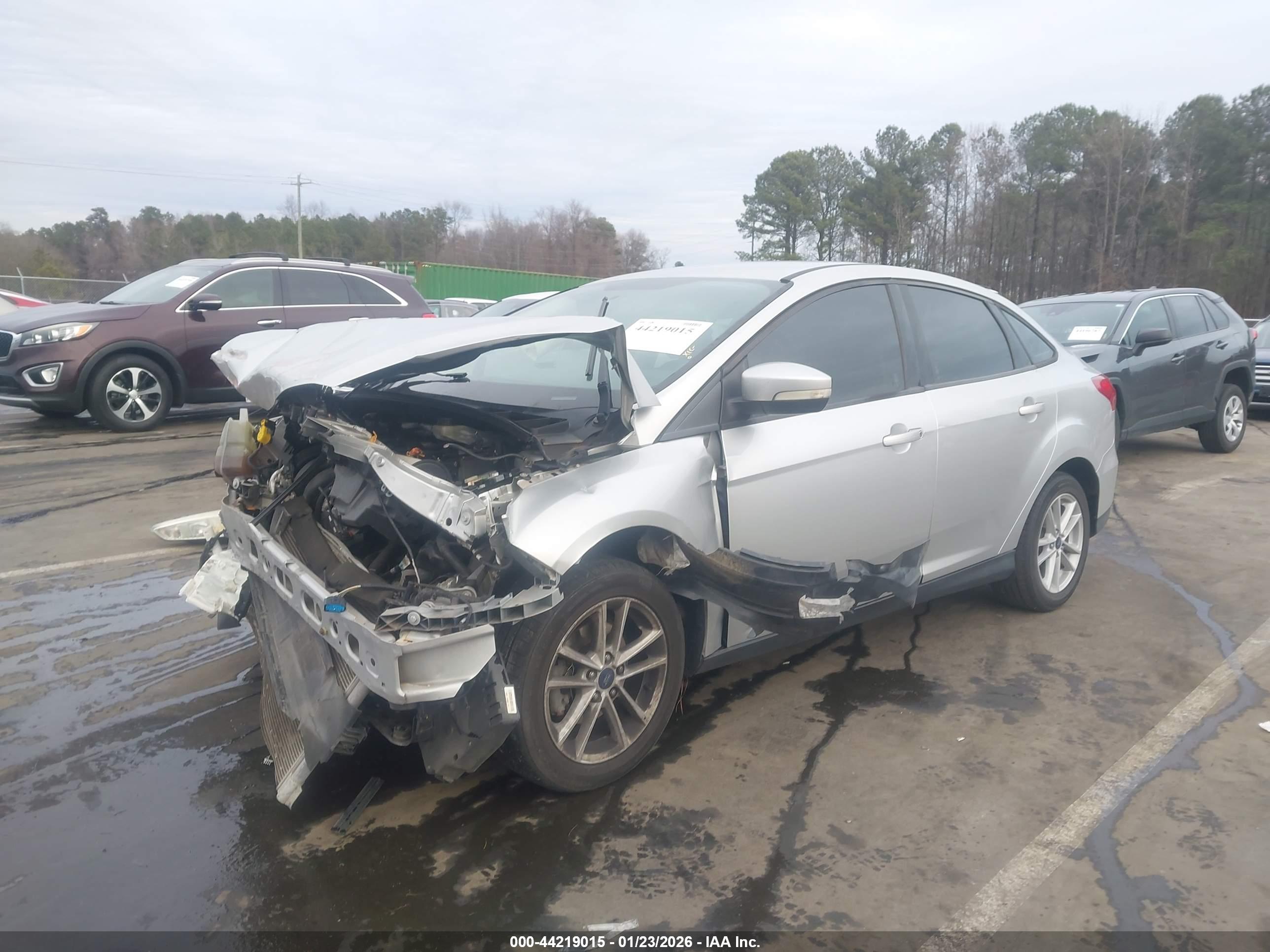 FORD FOCUS image 2