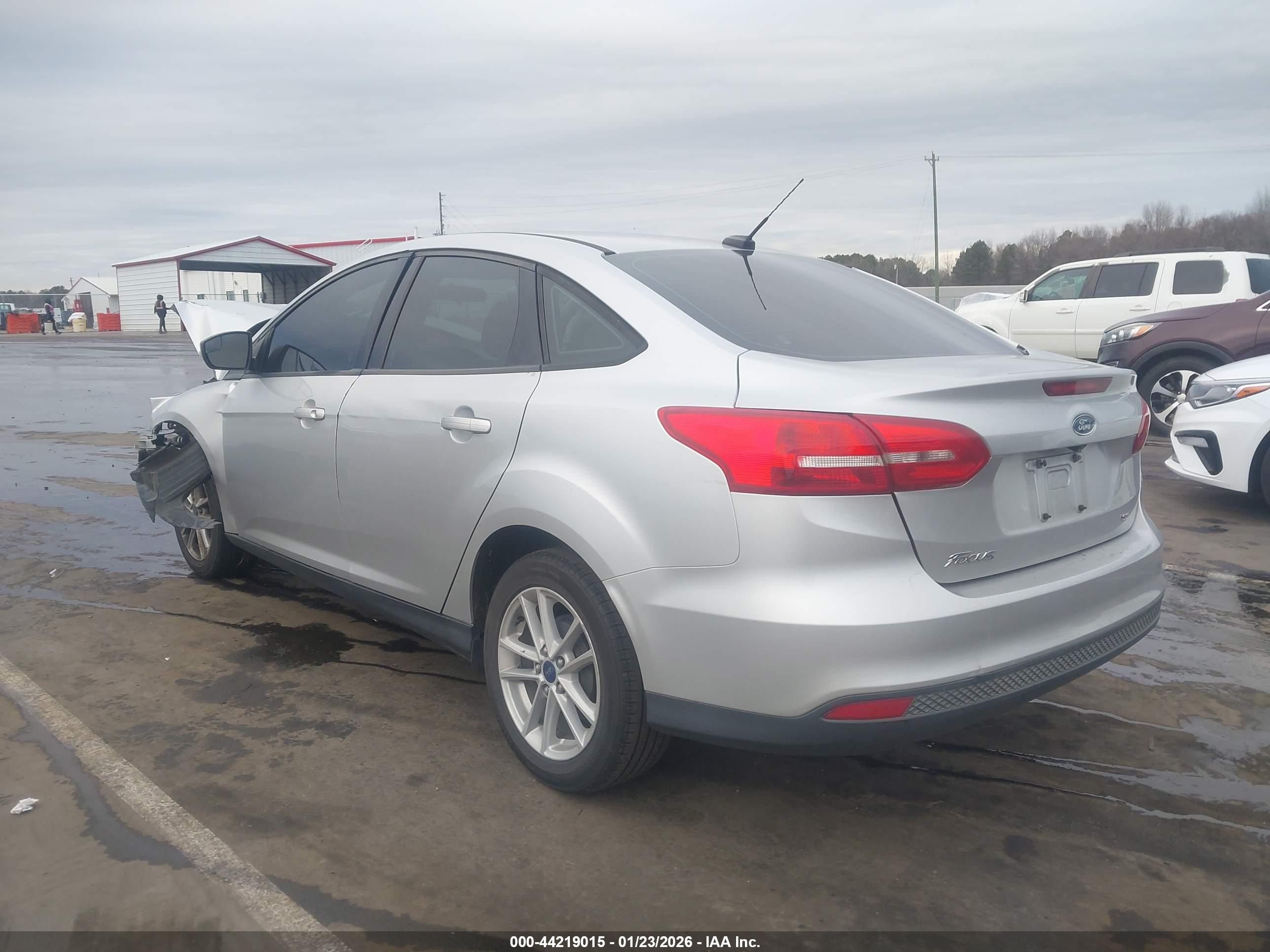 FORD FOCUS image 3