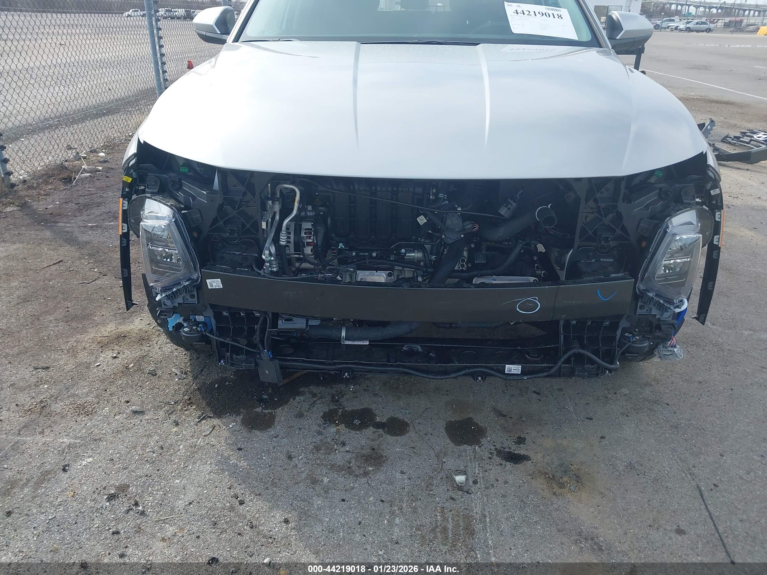 HYUNDAI TUCSON image 6