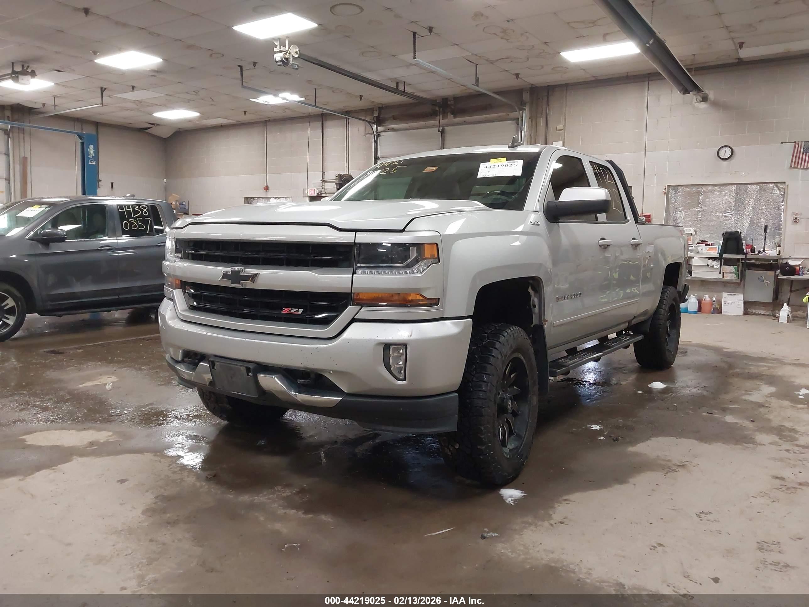 CHEVROLET SILVERADO image 2