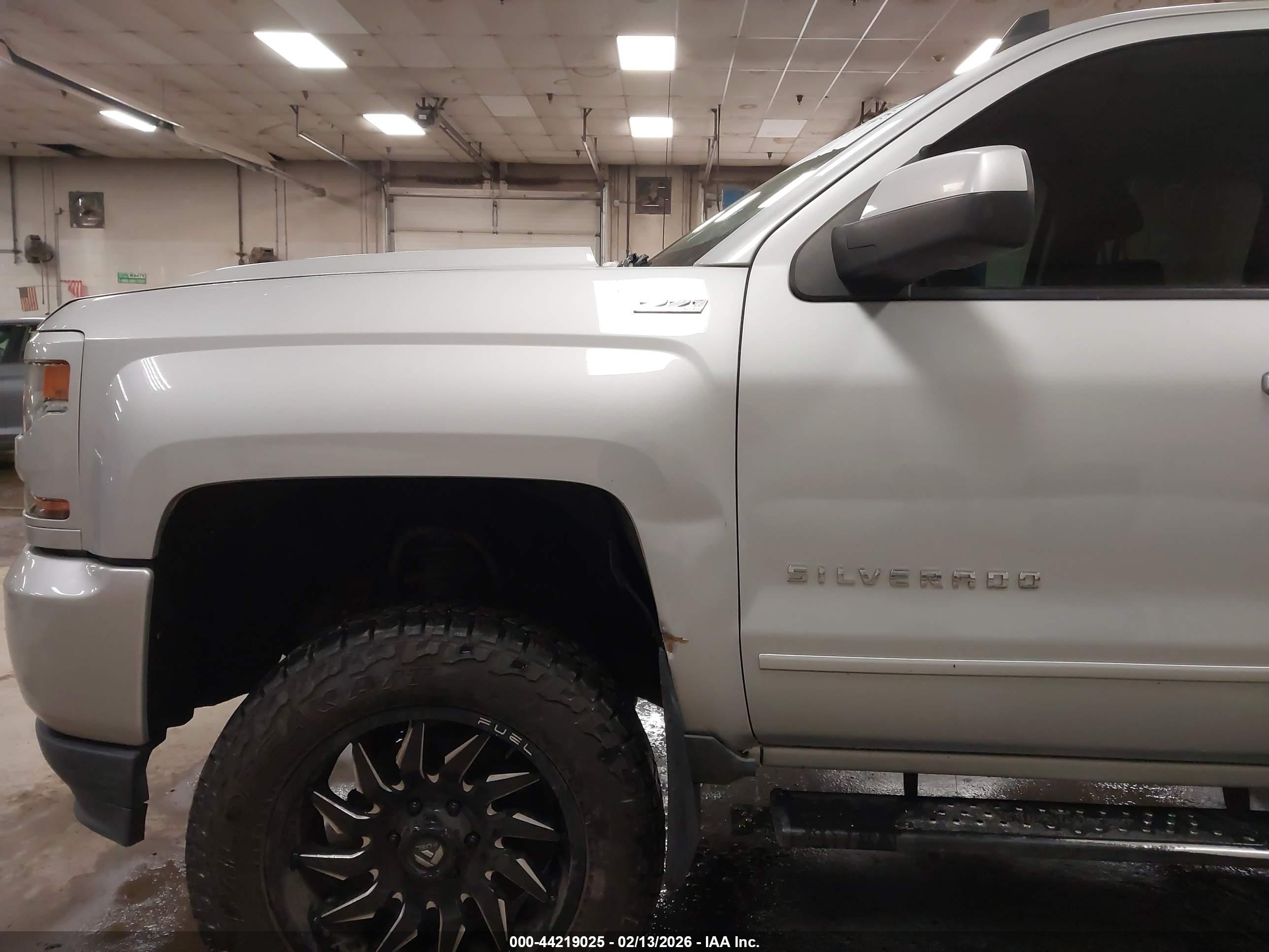 CHEVROLET SILVERADO image 6