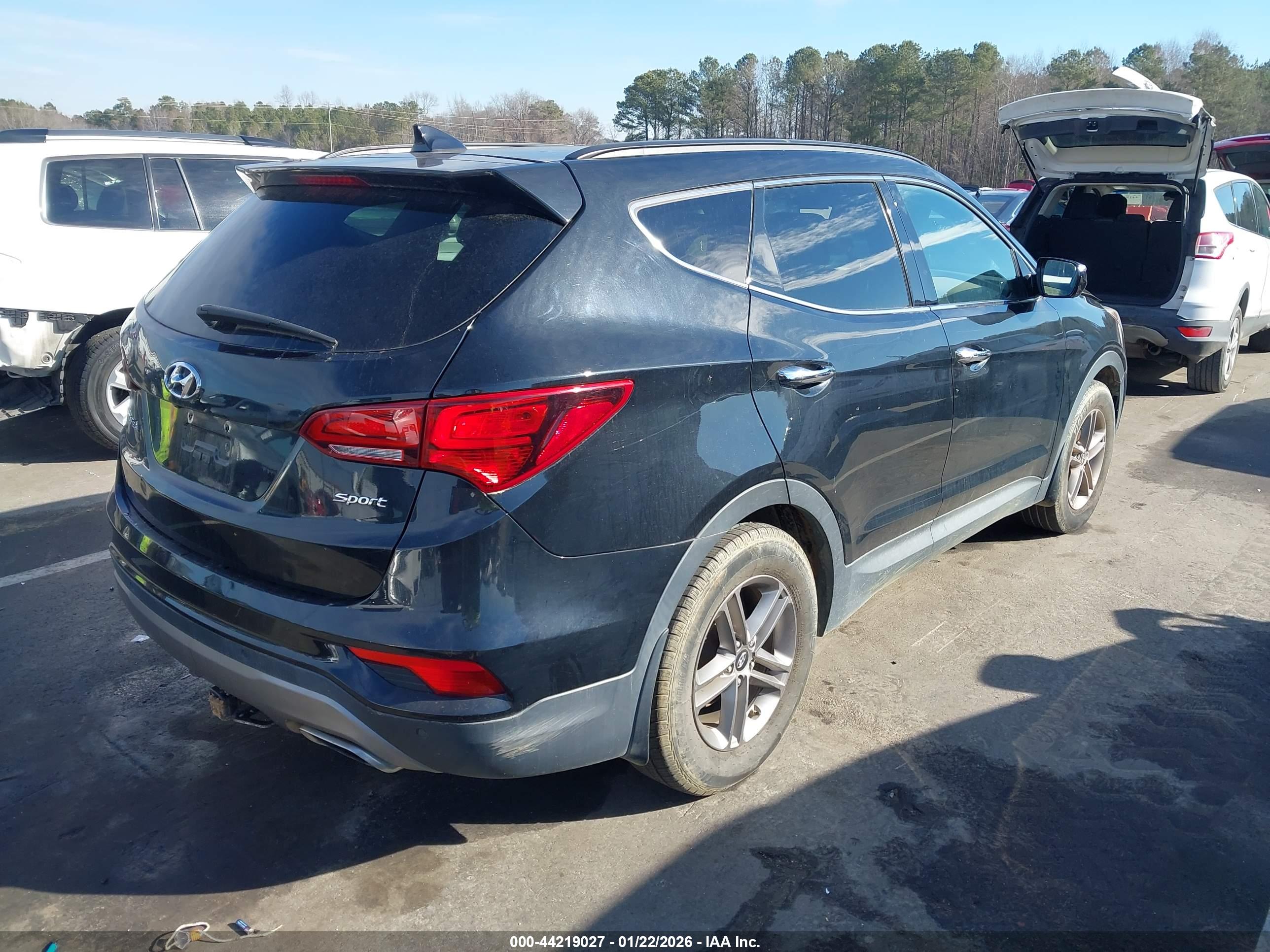 HYUNDAI SANTA image 4