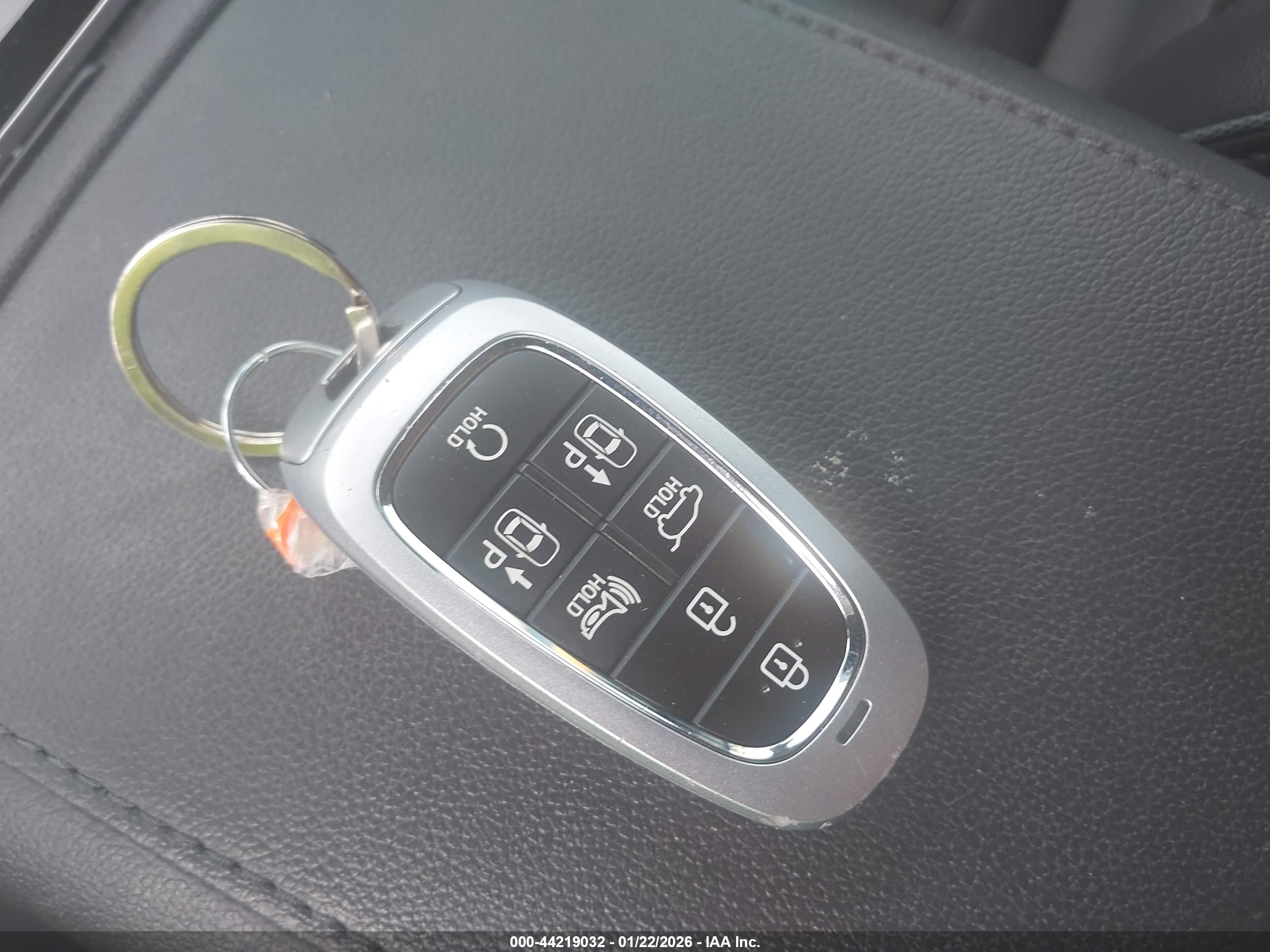 HYUNDAI TUCSON image 11