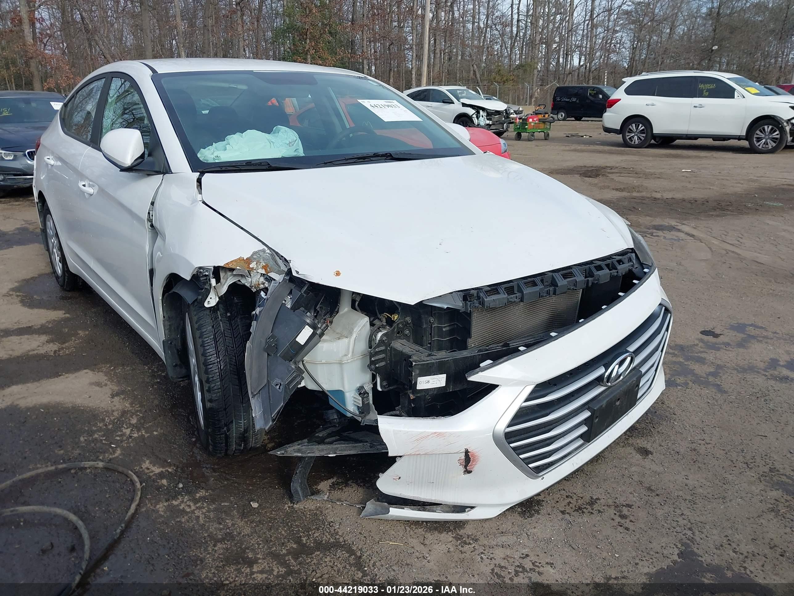 HYUNDAI ELANTRA image 6