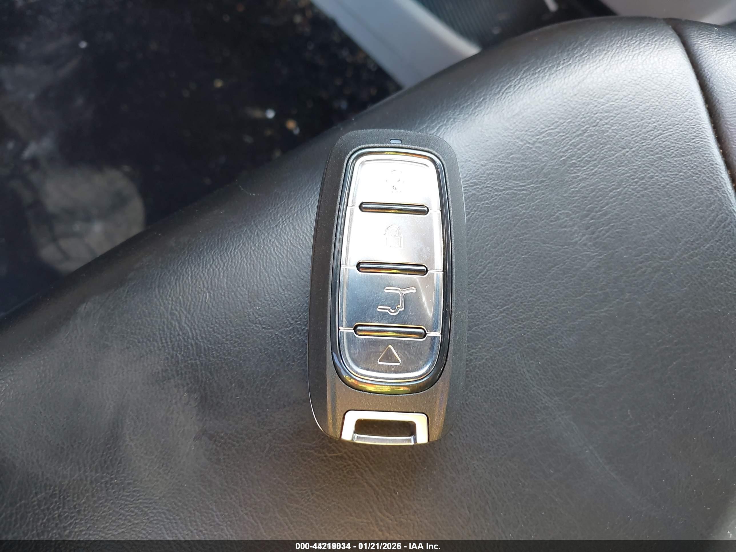 CHRYSLER VOYAGER image 11