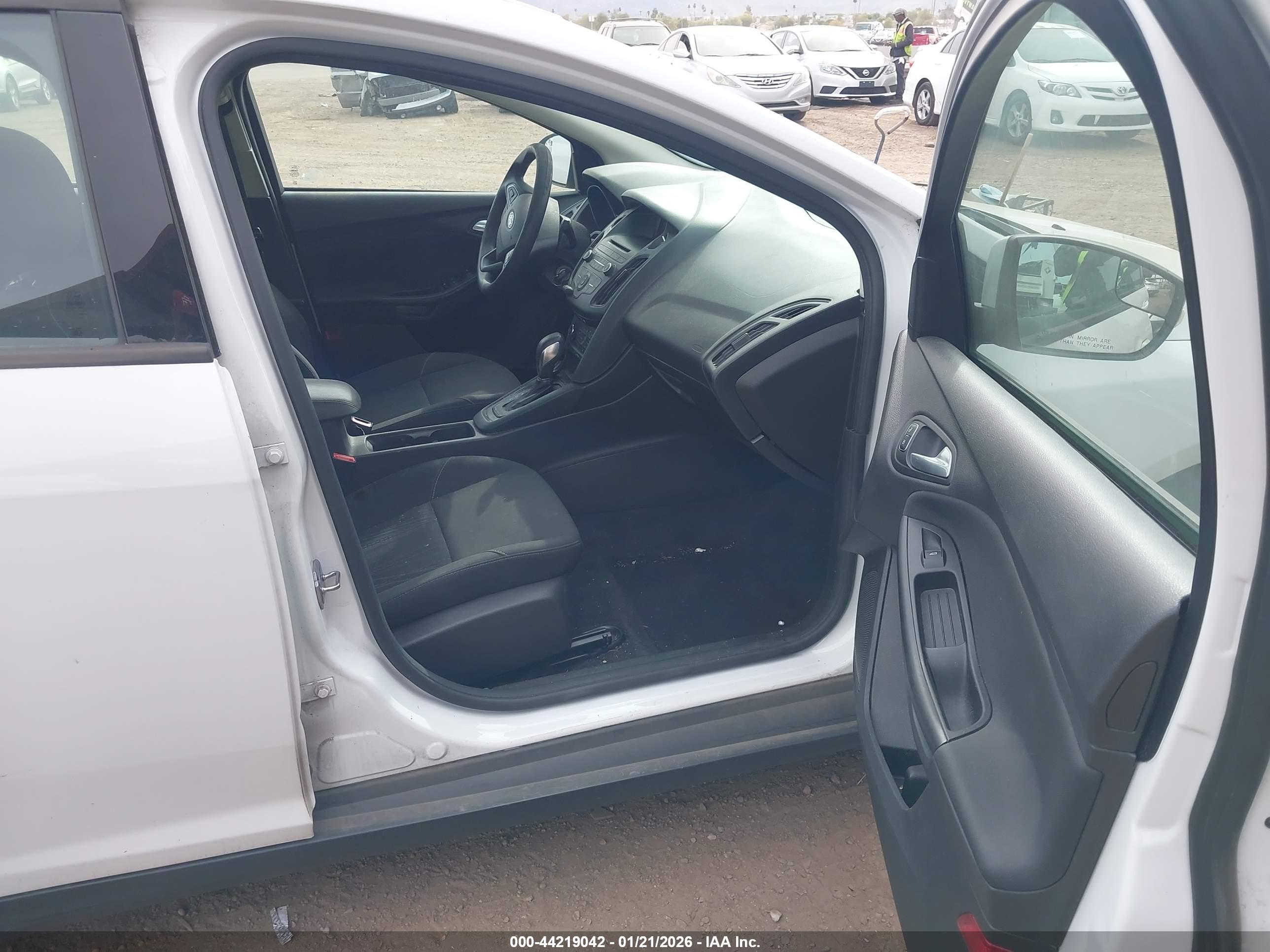 FORD FOCUS image 5