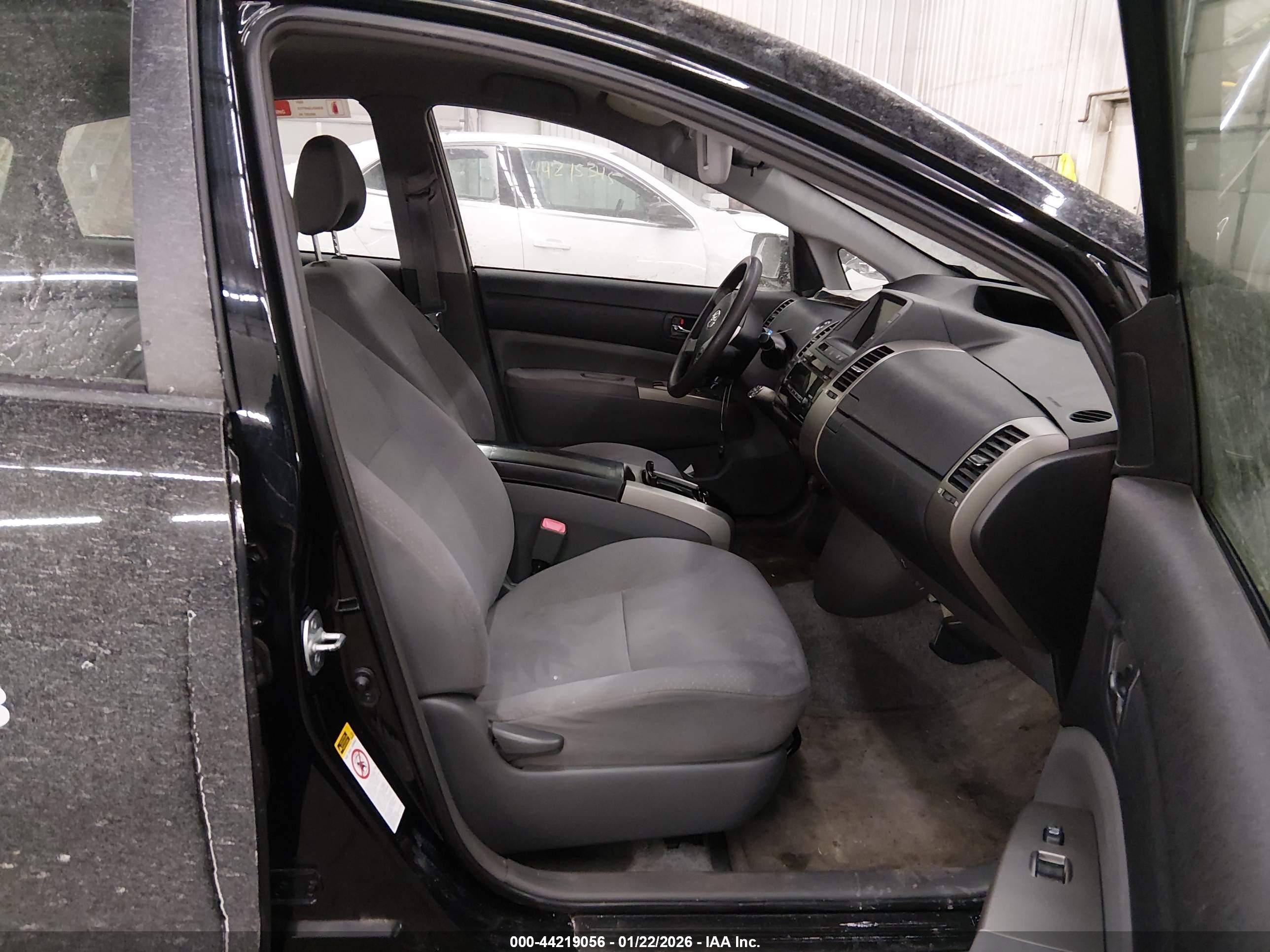 TOYOTA PRIUS image 5