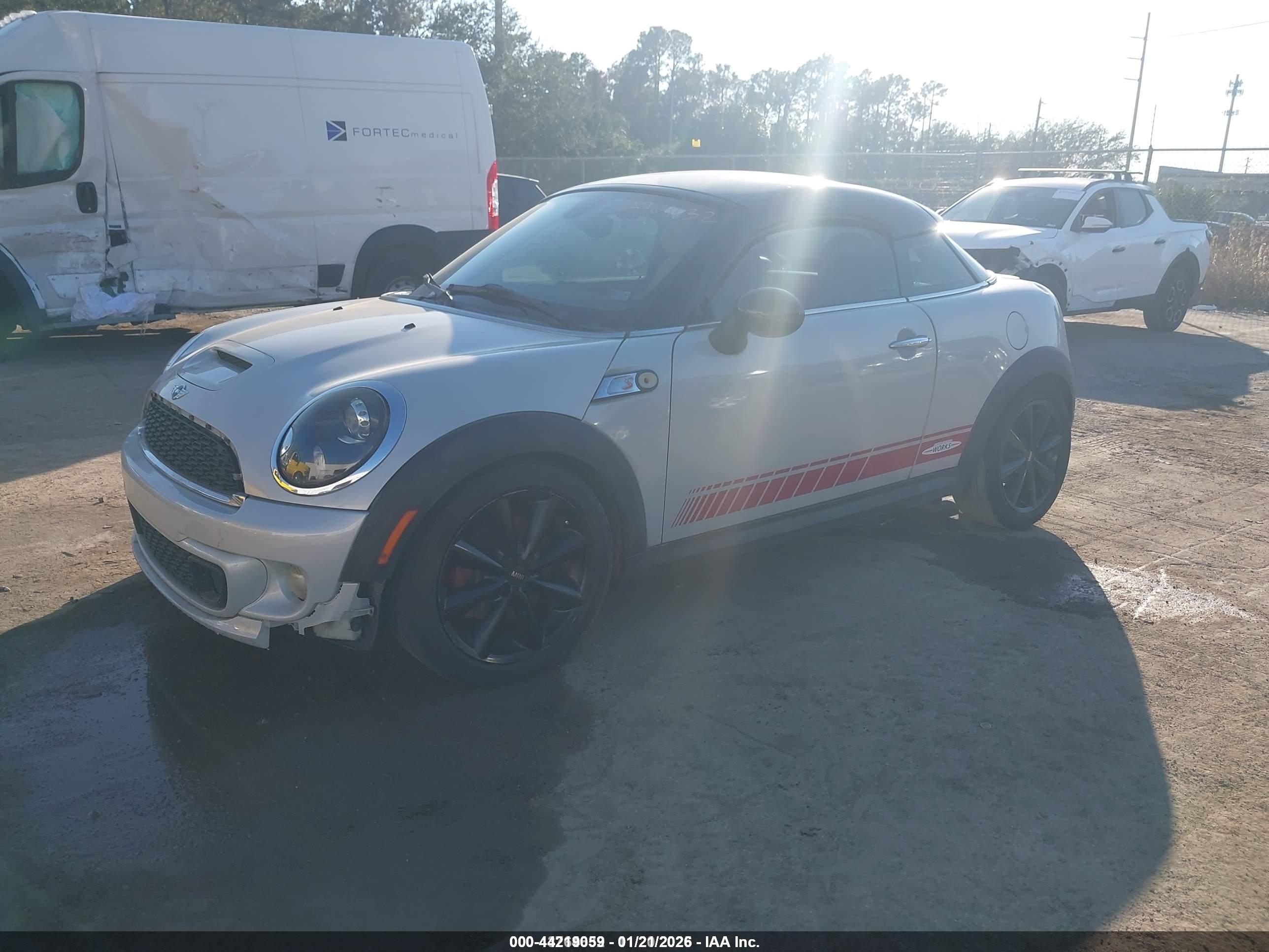 MINI COUPE image 2