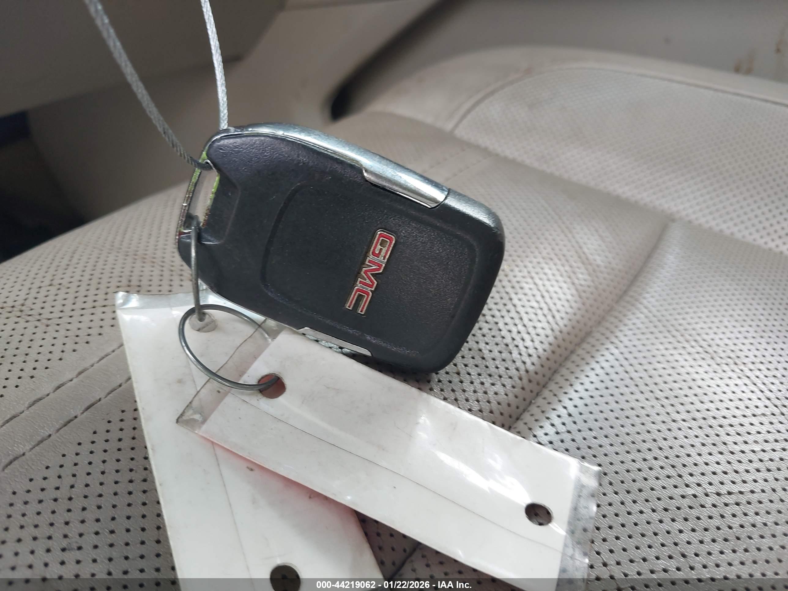 GMC YUKON image 11