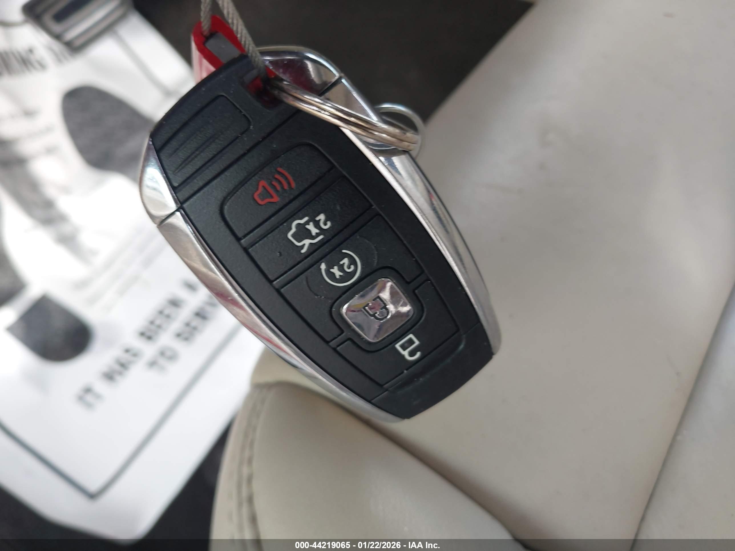 LINCOLN MKZ image 11