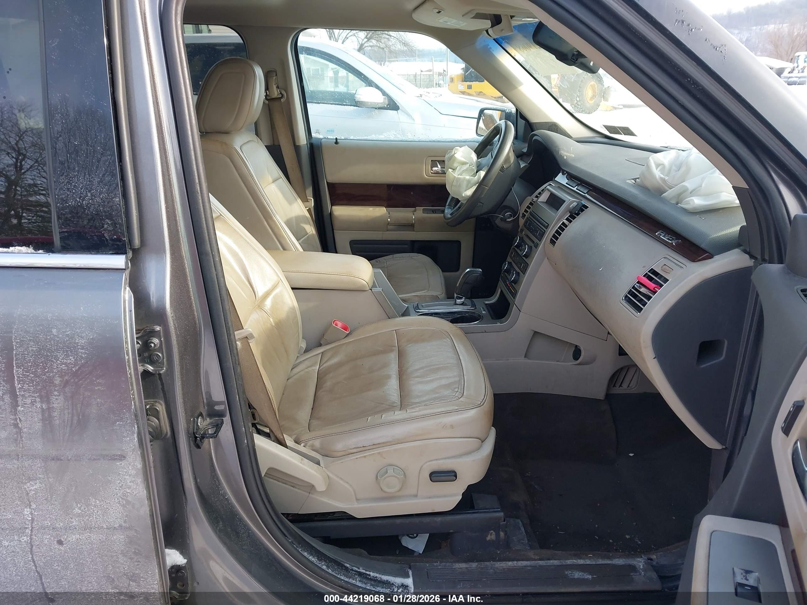 FORD FLEX image 5
