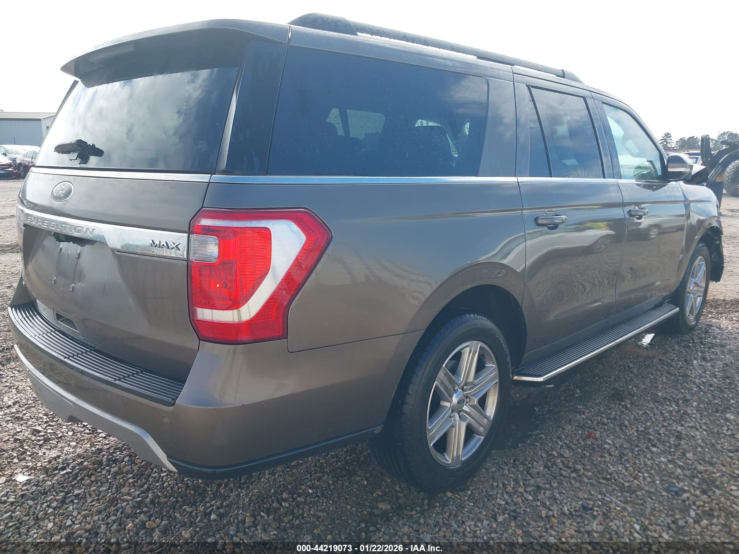 FORD EXPEDITION image 4