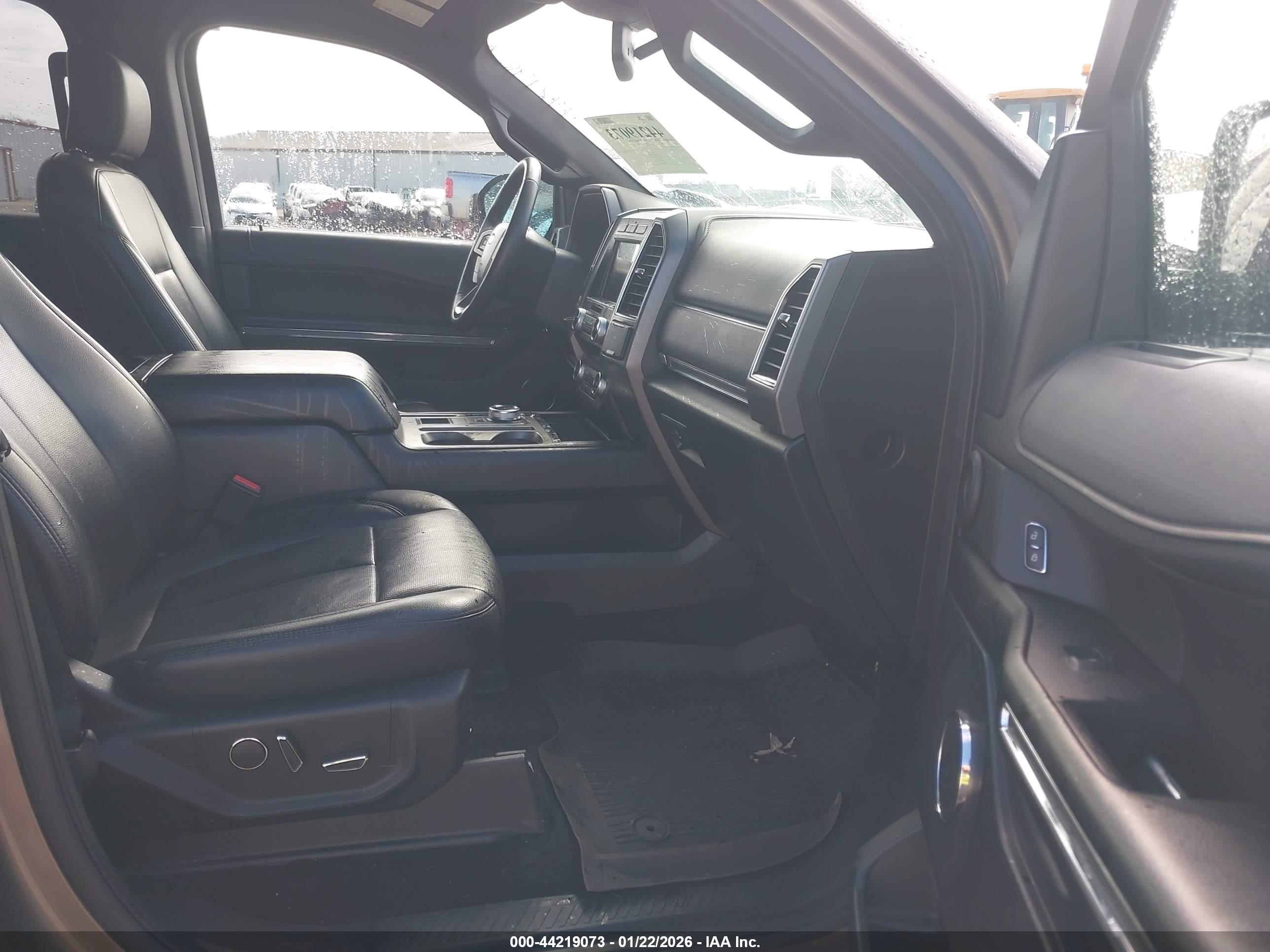 FORD EXPEDITION image 5