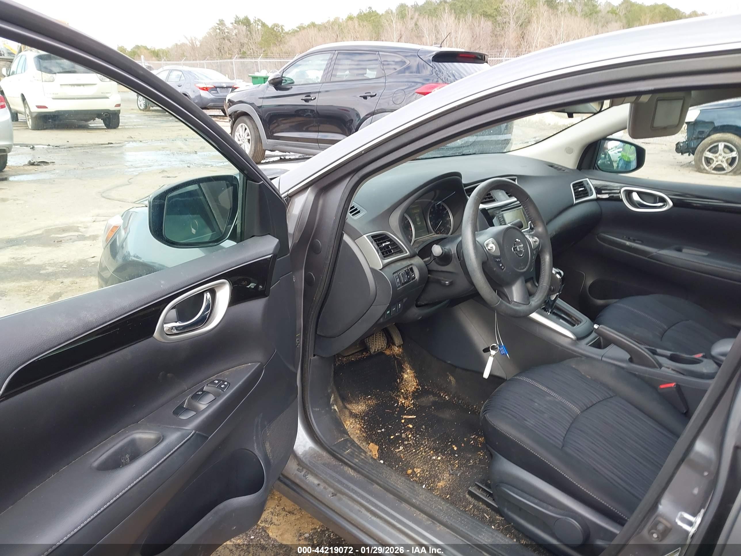 NISSAN SENTRA image 5