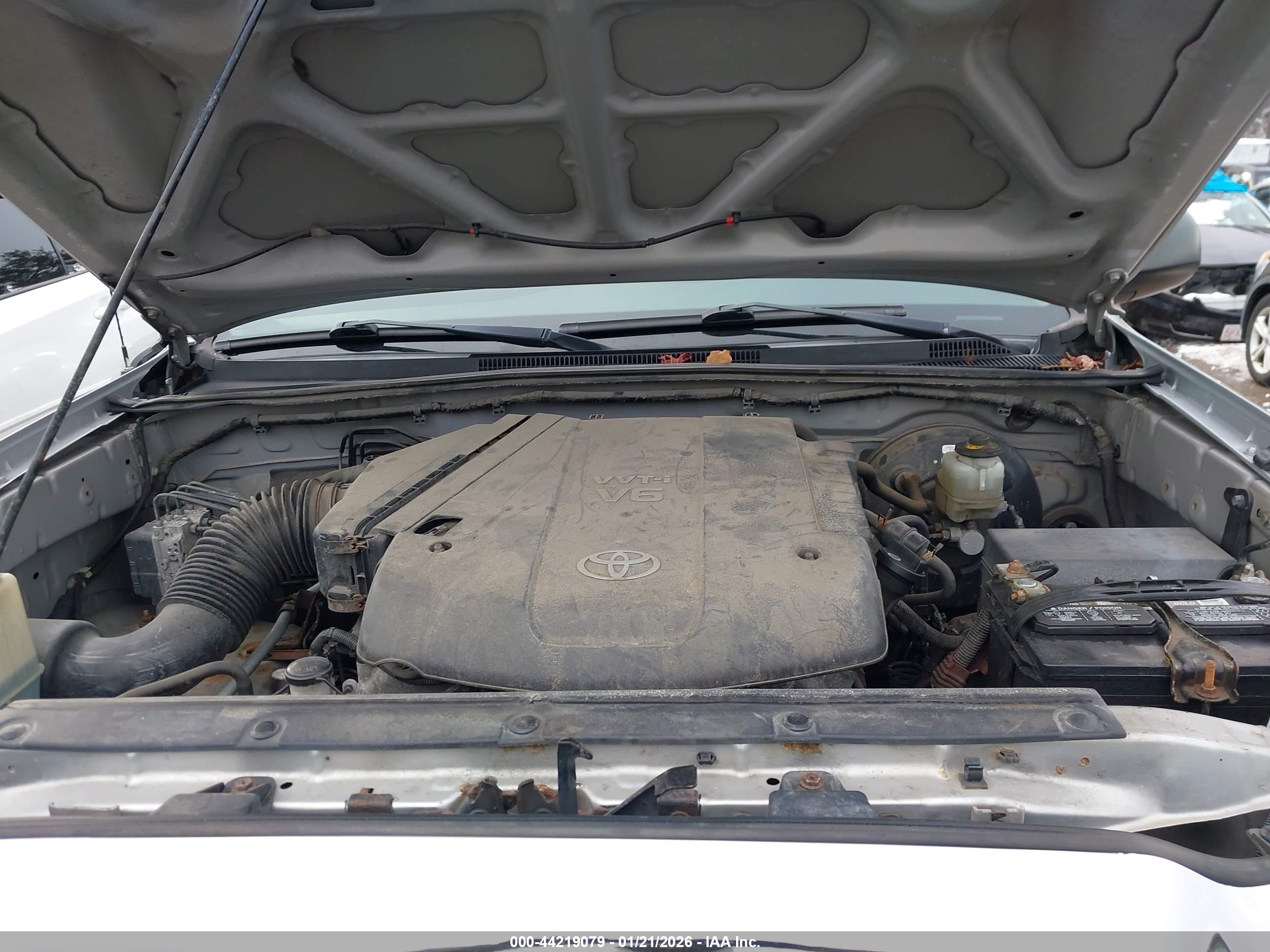 TOYOTA TACOMA image 10
