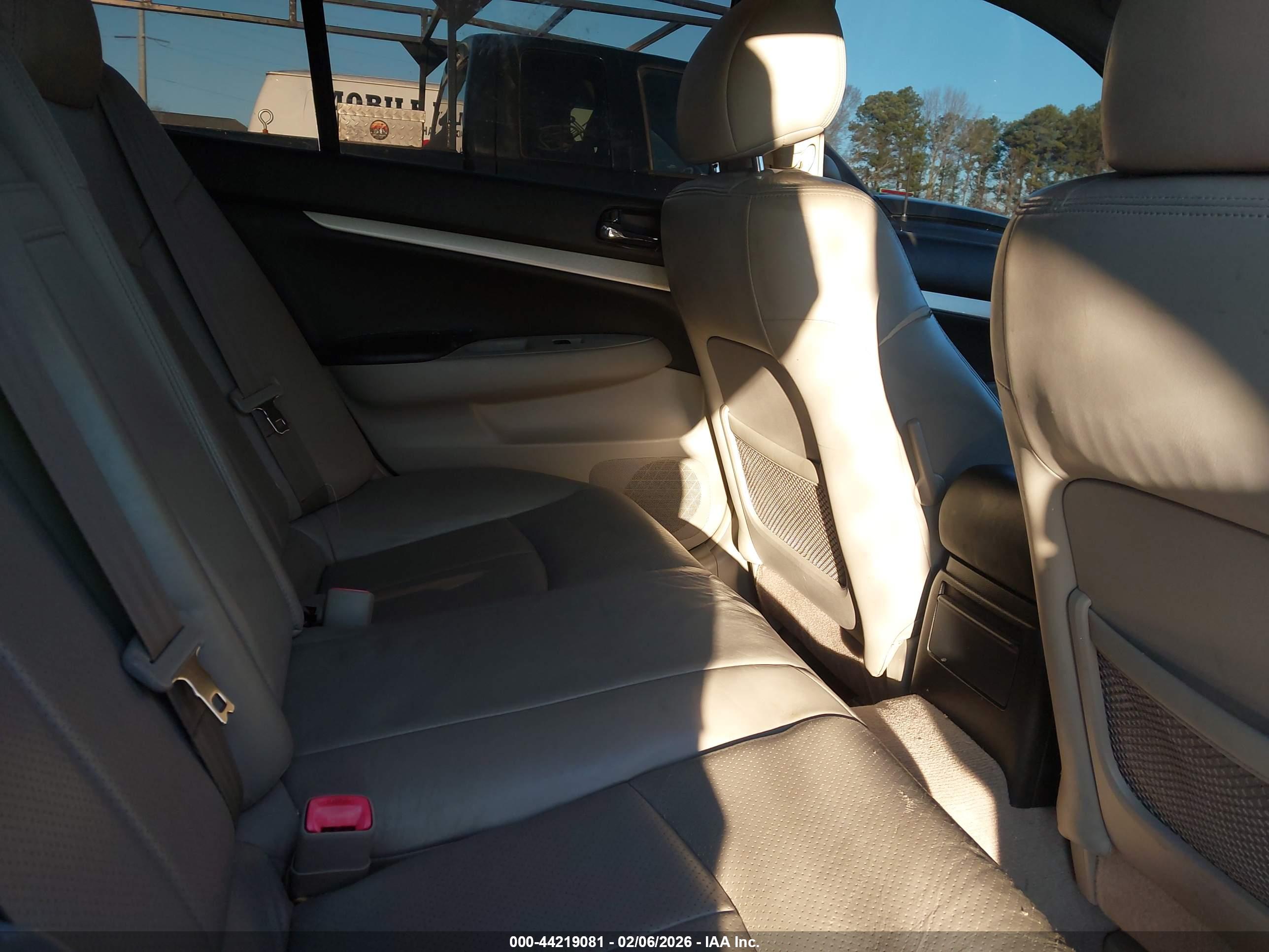 INFINITI G35 image 8
