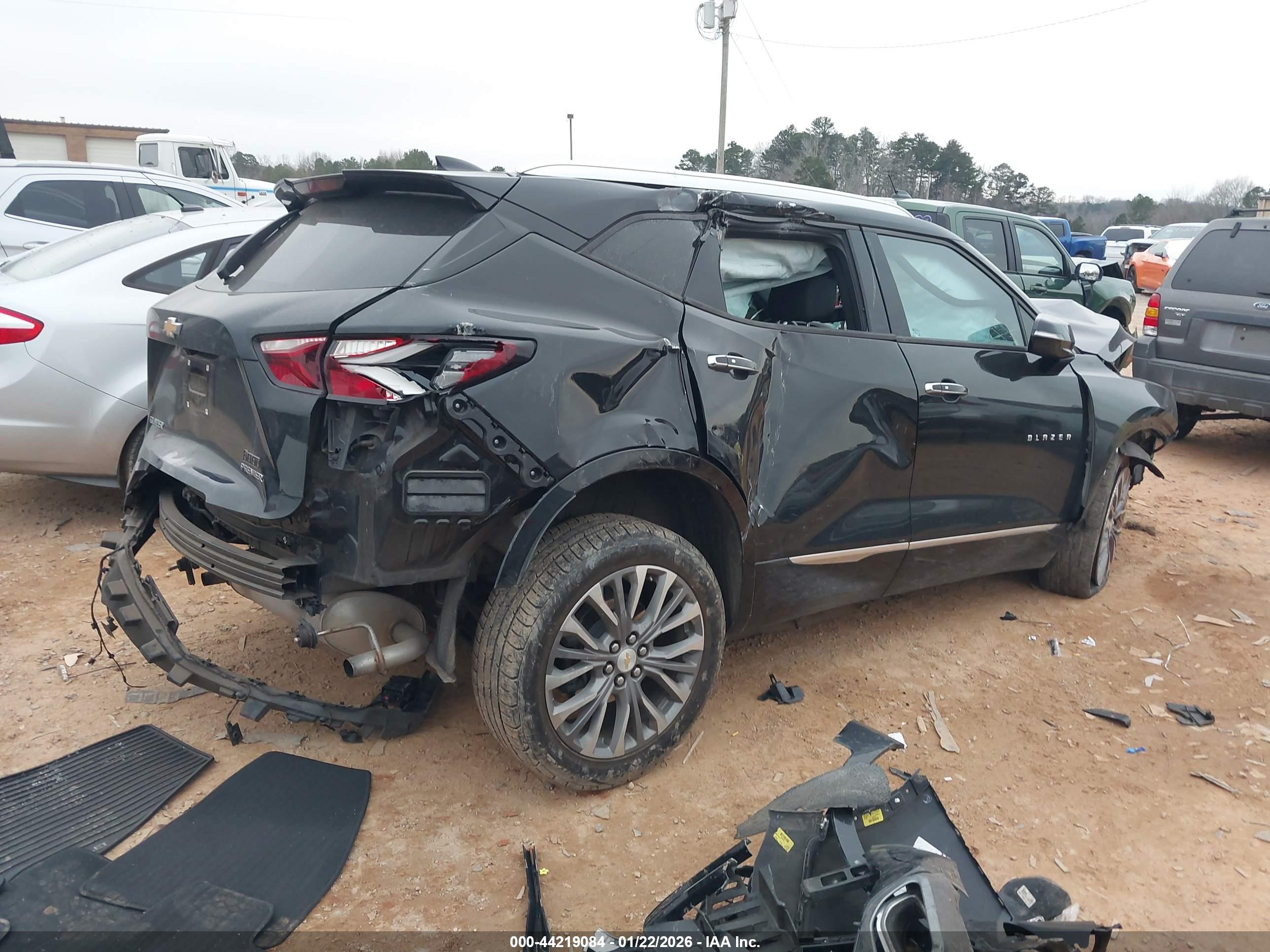 CHEVROLET BLAZER image 4