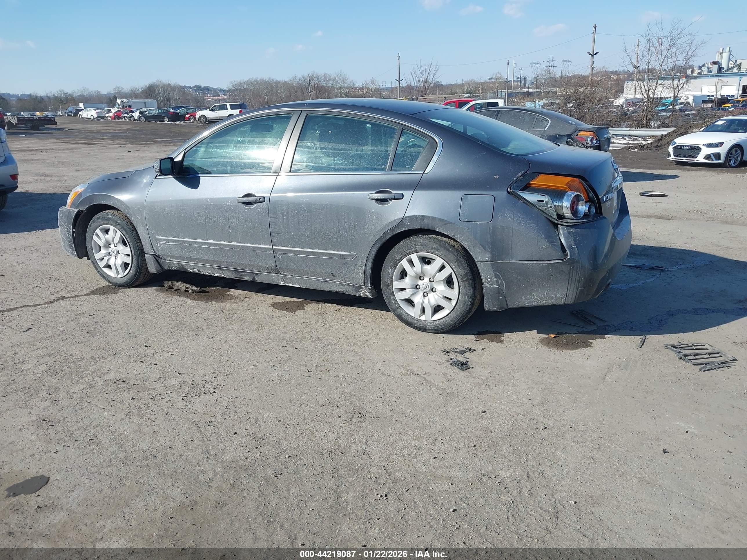 NISSAN ALTIMA image 3