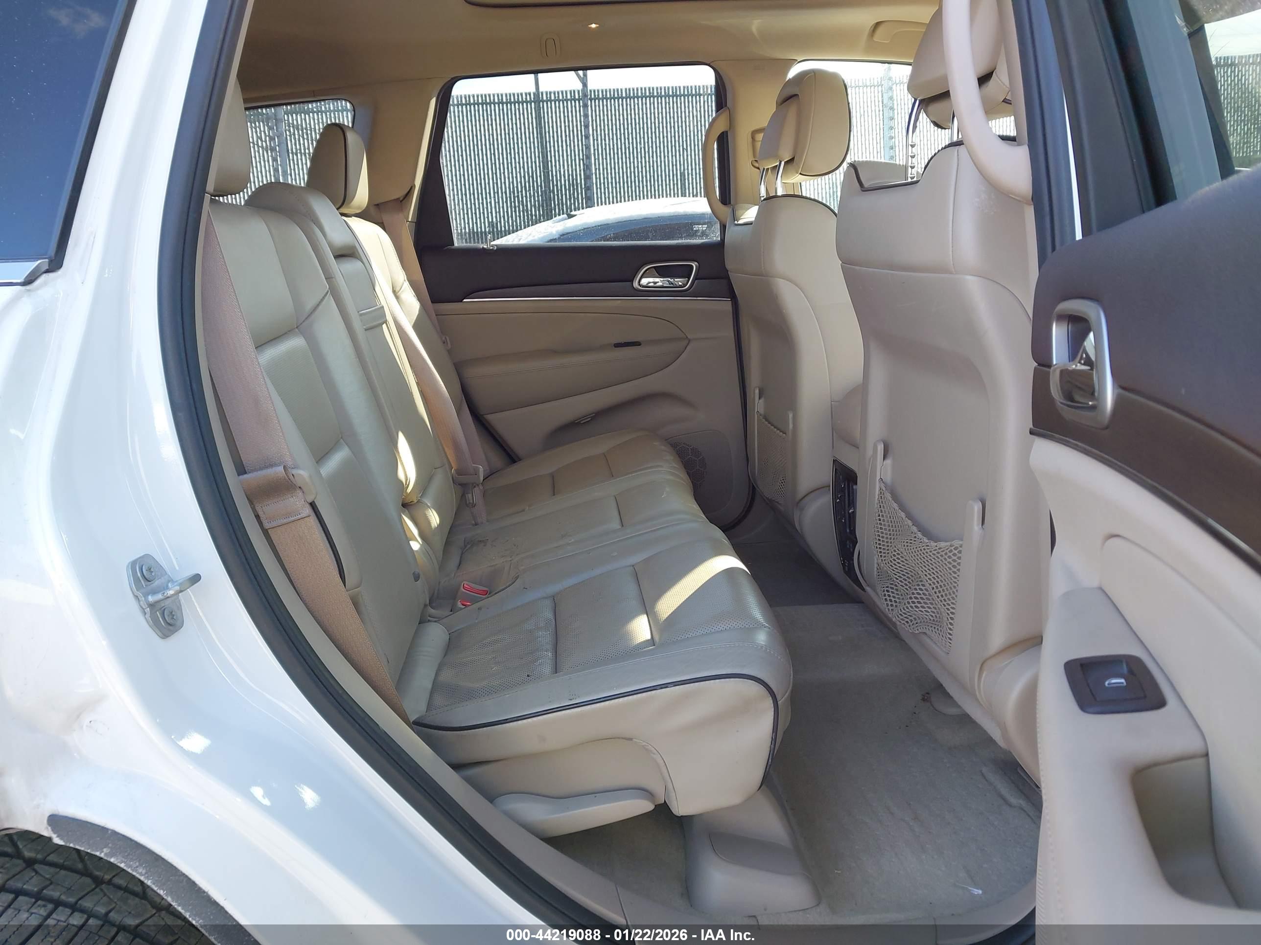 JEEP GRAND image 8